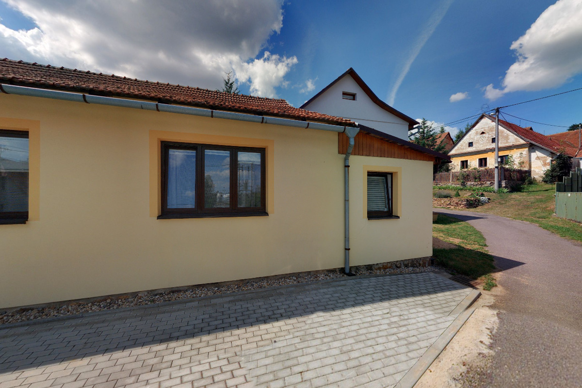 Rousměrov - obecní úřad foto 2