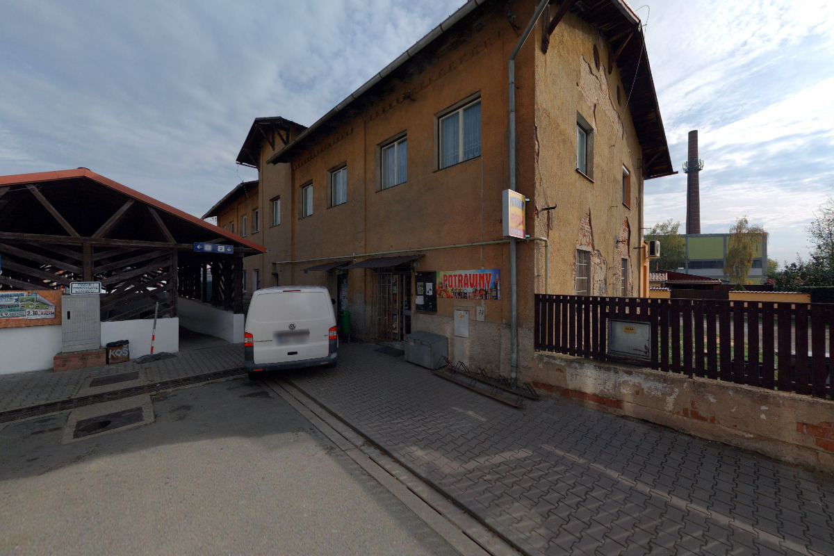 Potraviny u nádraží