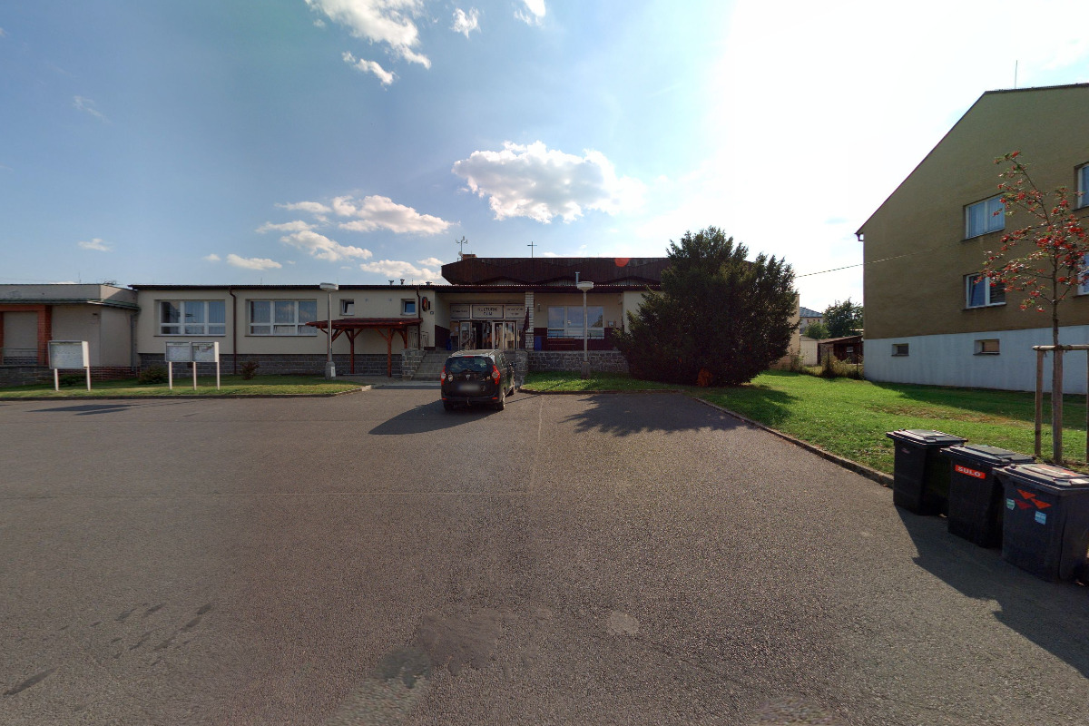 Obecní knihovna Výrov foto 1