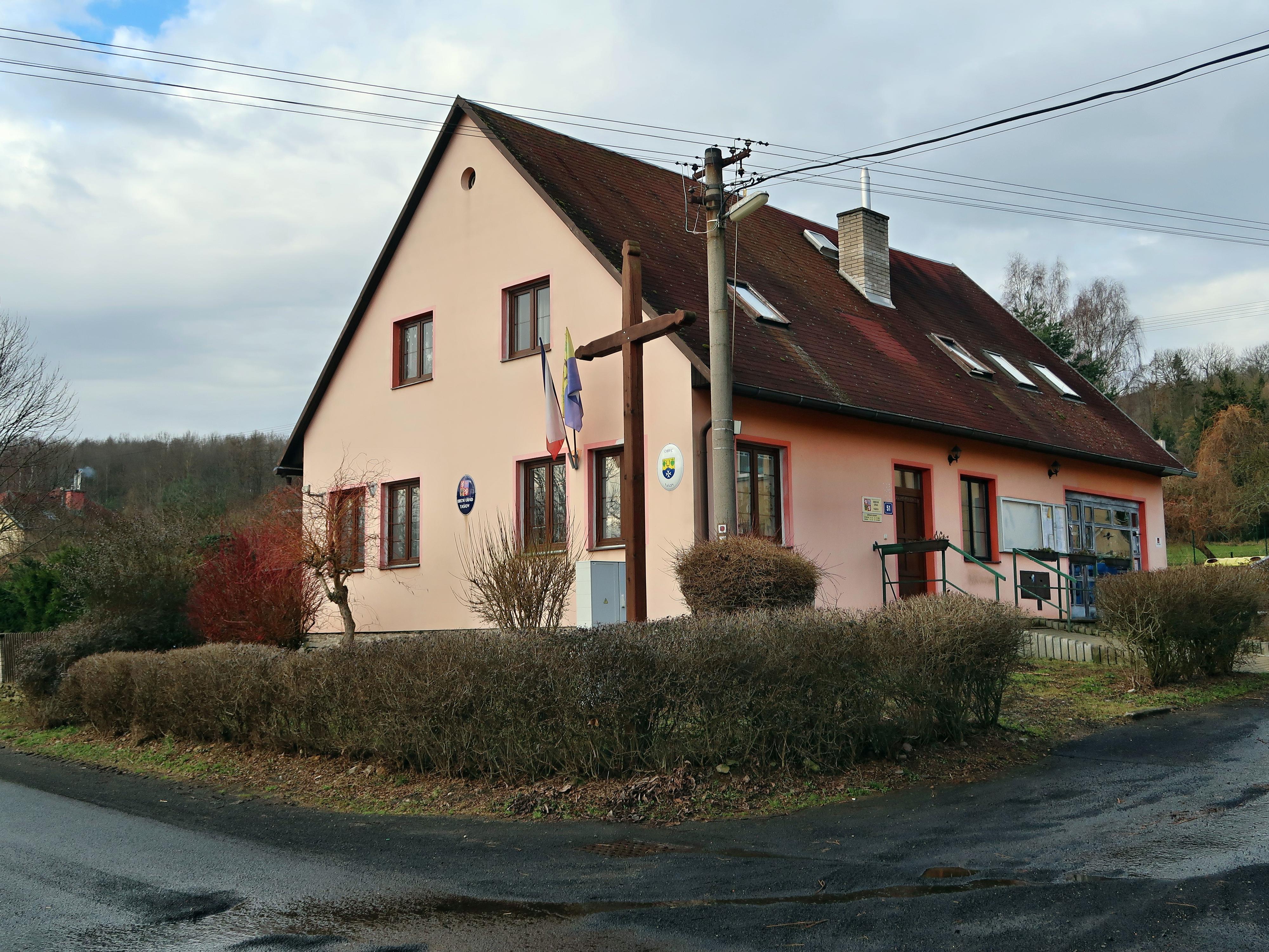 Tašov - obecní úřad foto 2