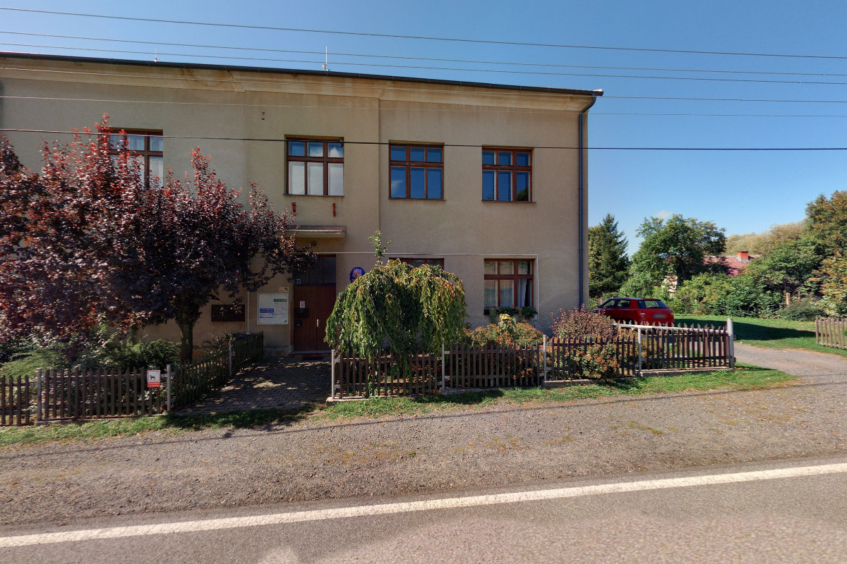 Troskovice - obecní úřad foto 2