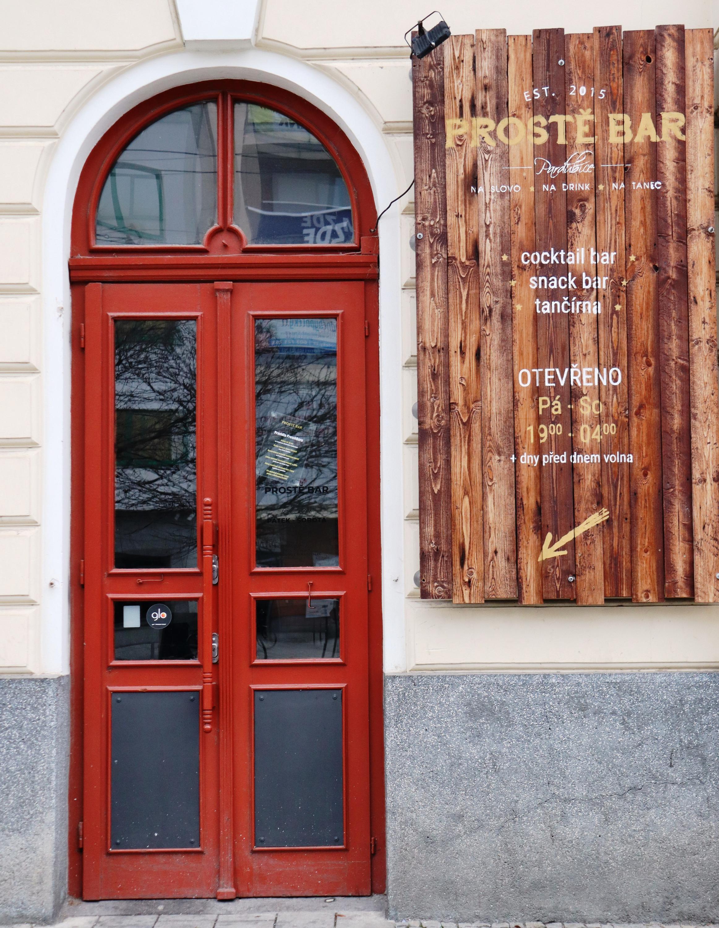 PROSTĚ BAR foto 3