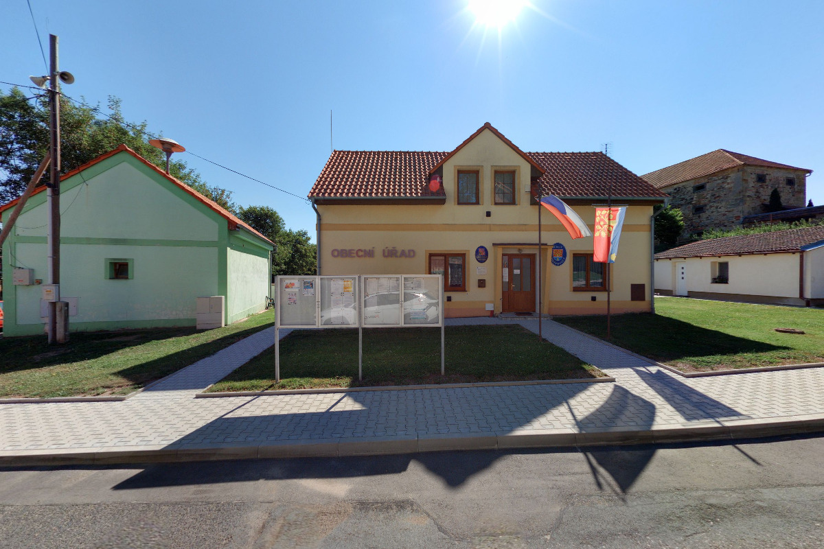 Obecní knihovna Poštovice foto 2