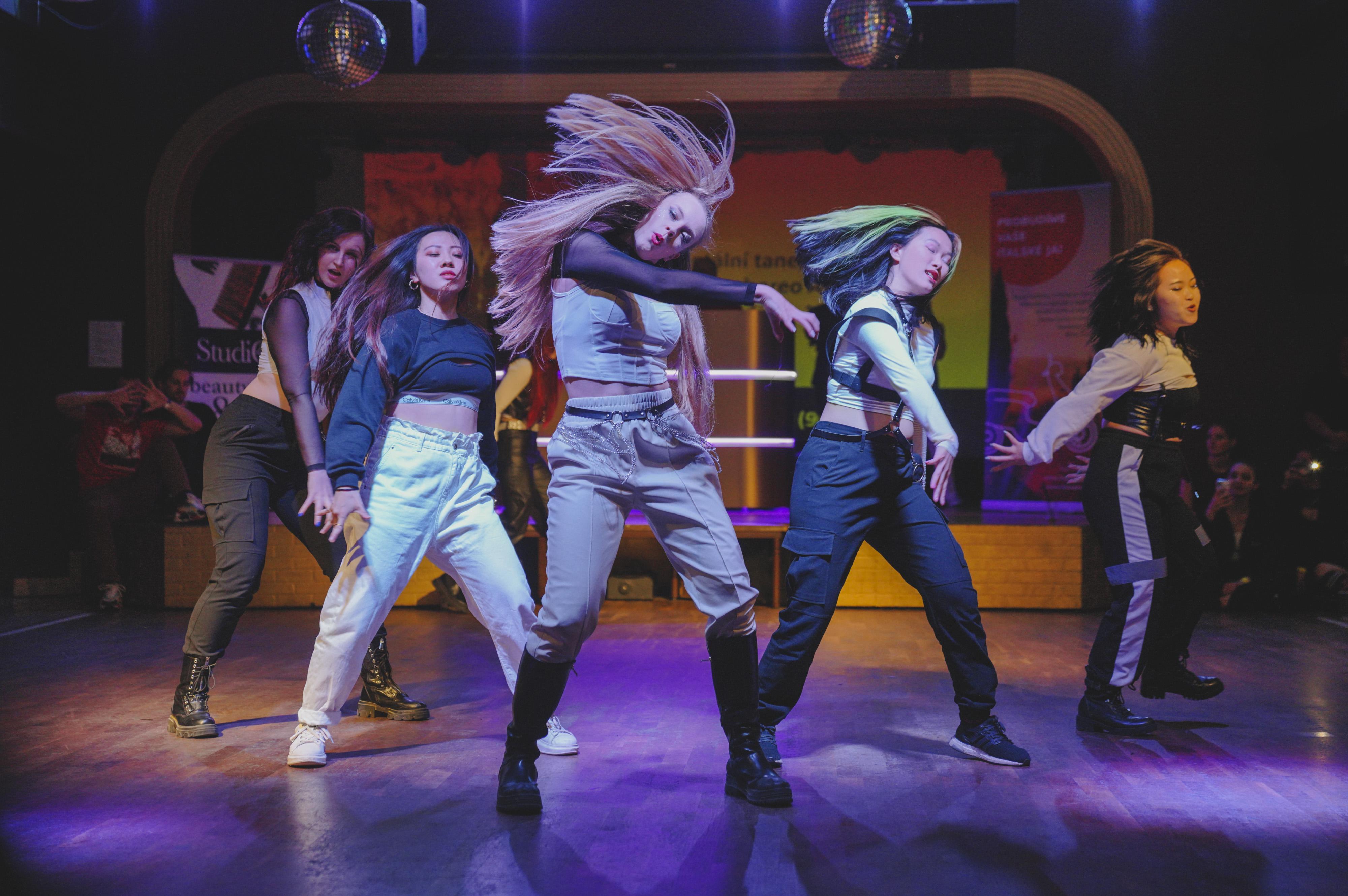 Taneční škola Voila