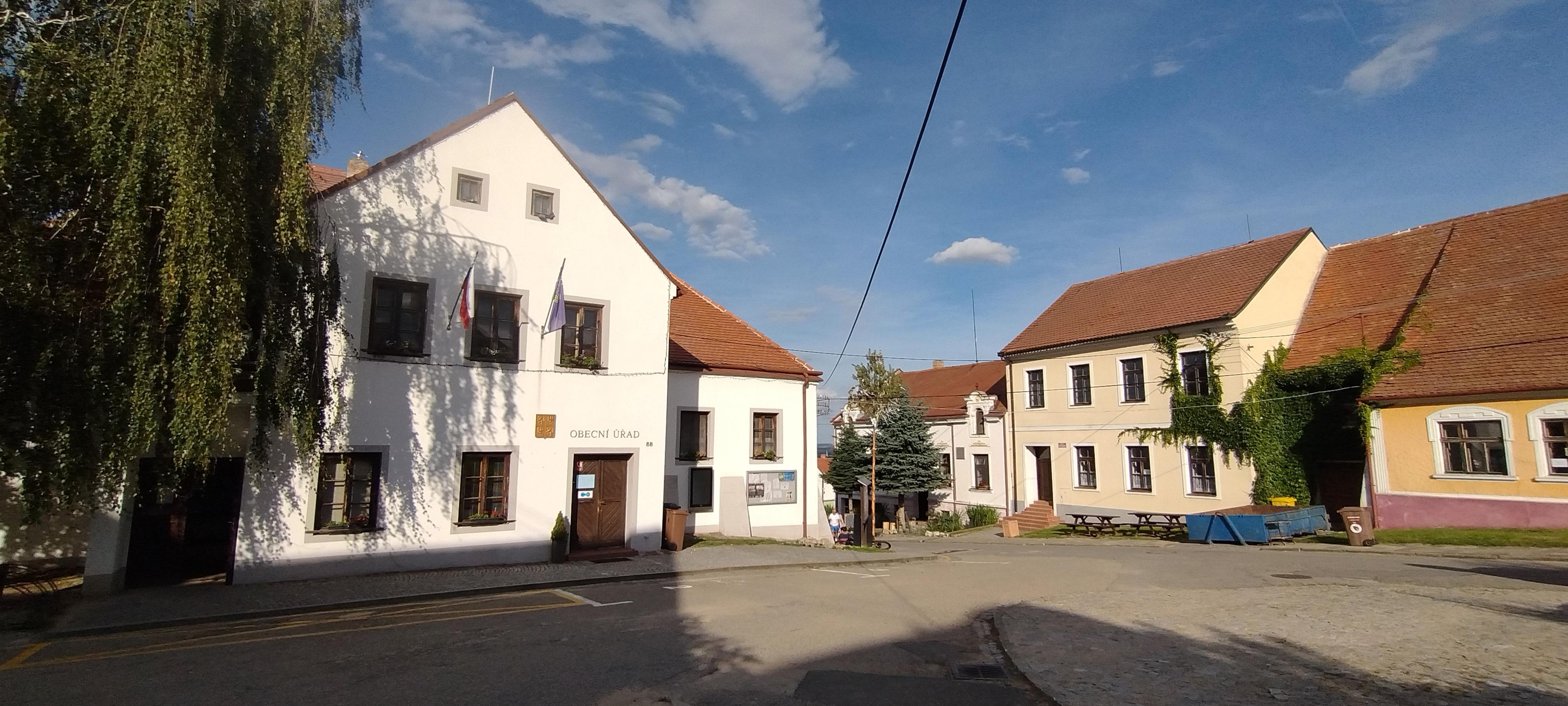 Pavlov - obecní úřad foto 6