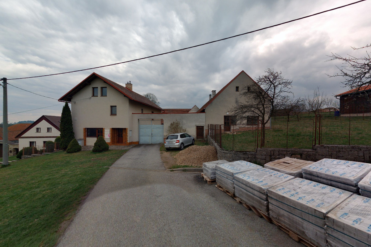 Šaty Fialová - Půjčovna Krejčovství Částkovice foto 3