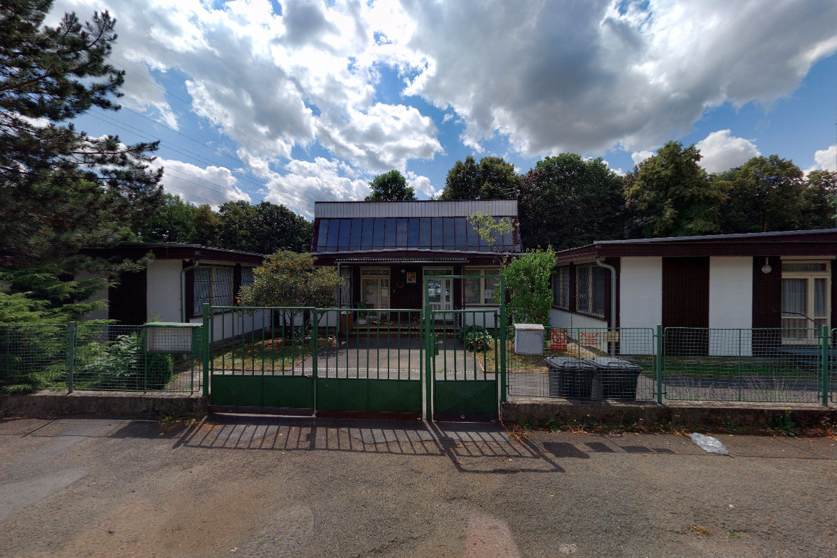 Základní škola, Plzeň, Heyrovského 23 foto 2