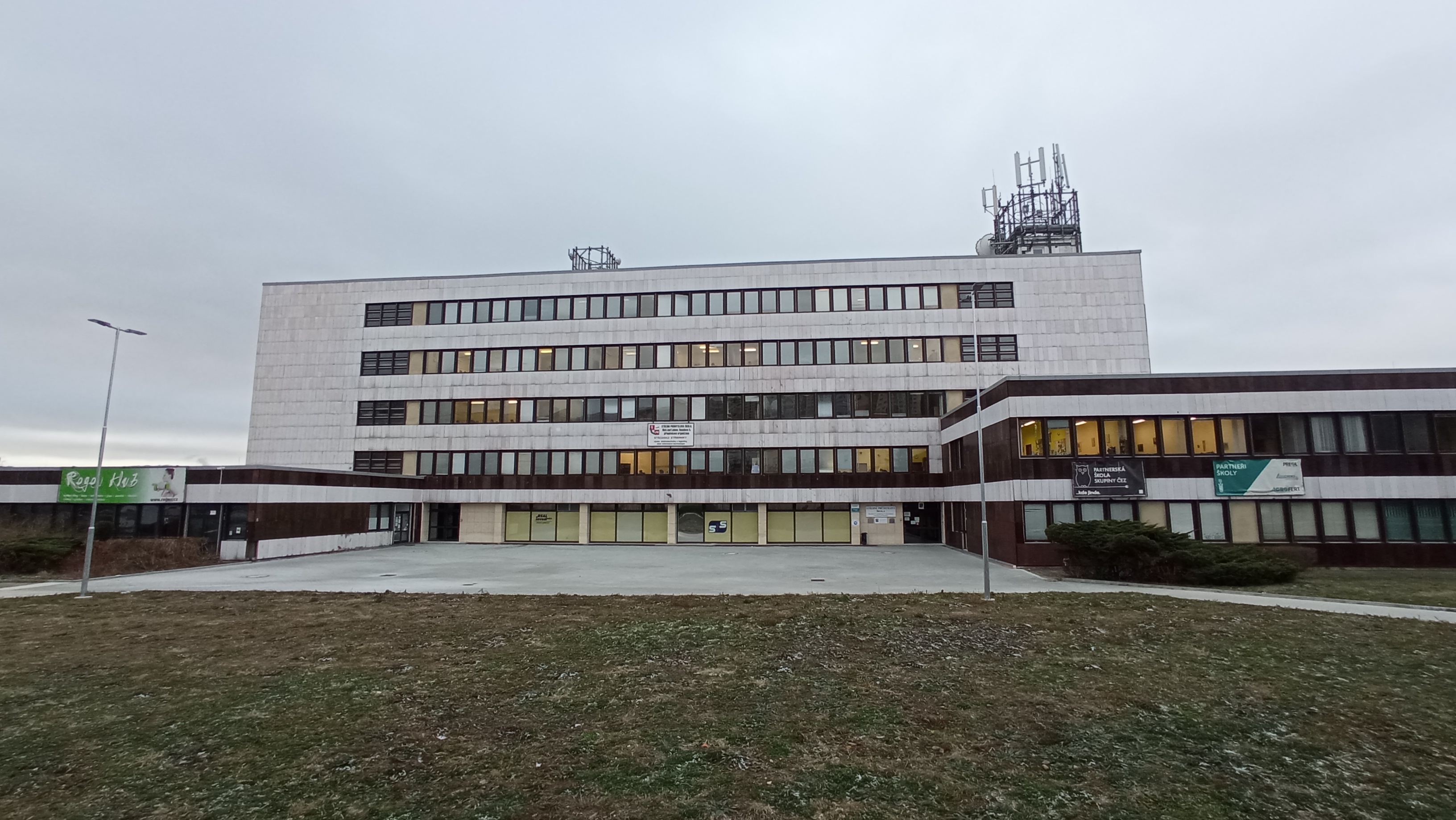 Střední průmyslová škola, Ústí nad Labem, Výstupní foto 2