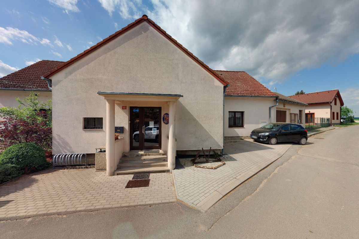 Čachovice - obecní úřad foto 3