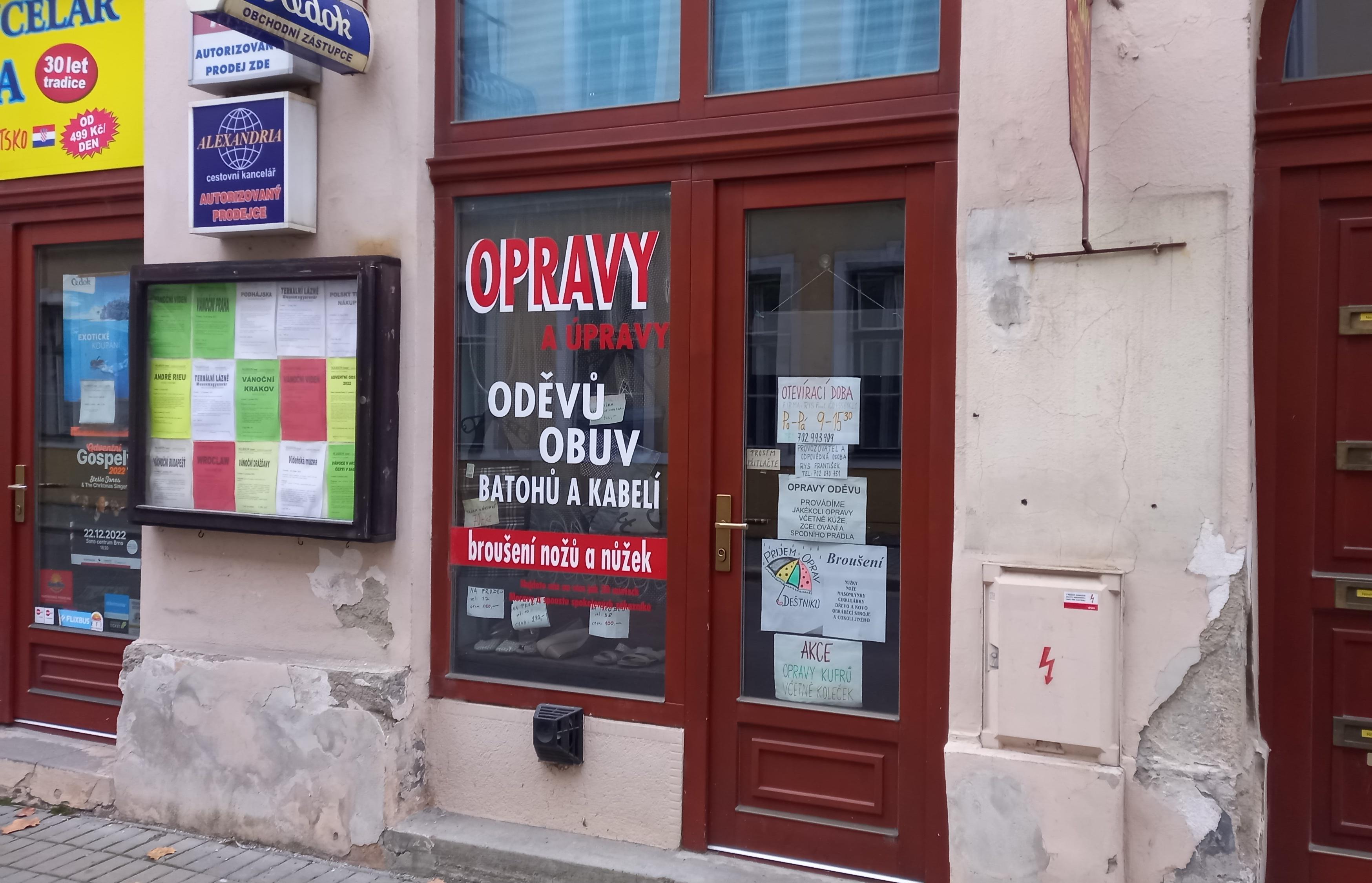 Opravy oděvů Rys