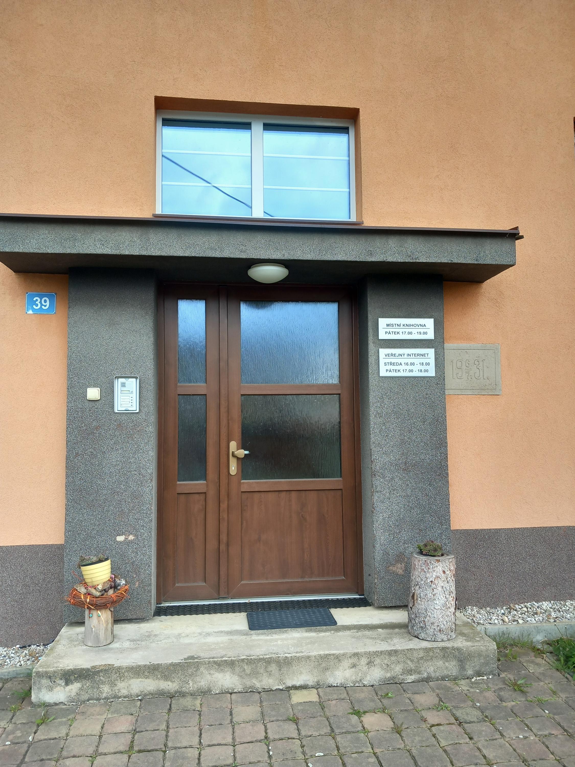 Místní knihovna Líšná foto 2