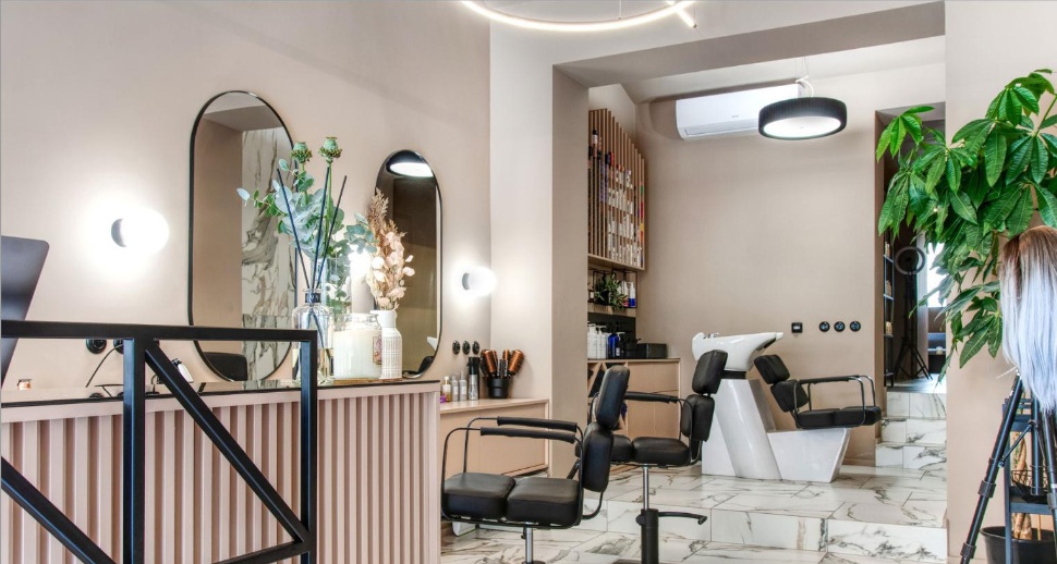 MOE HAIRDESIGN BY MONIKA EGED