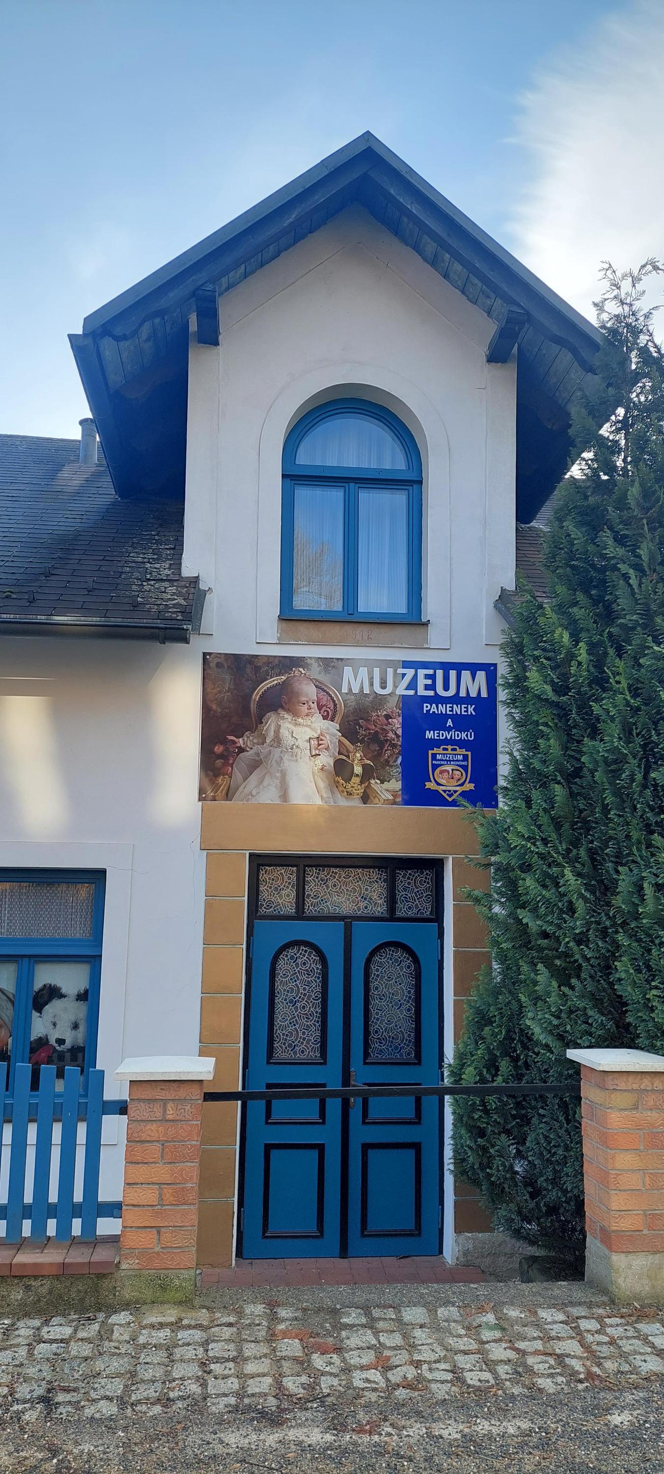 Muzeum panenek a medvídků pod Troskami foto 5