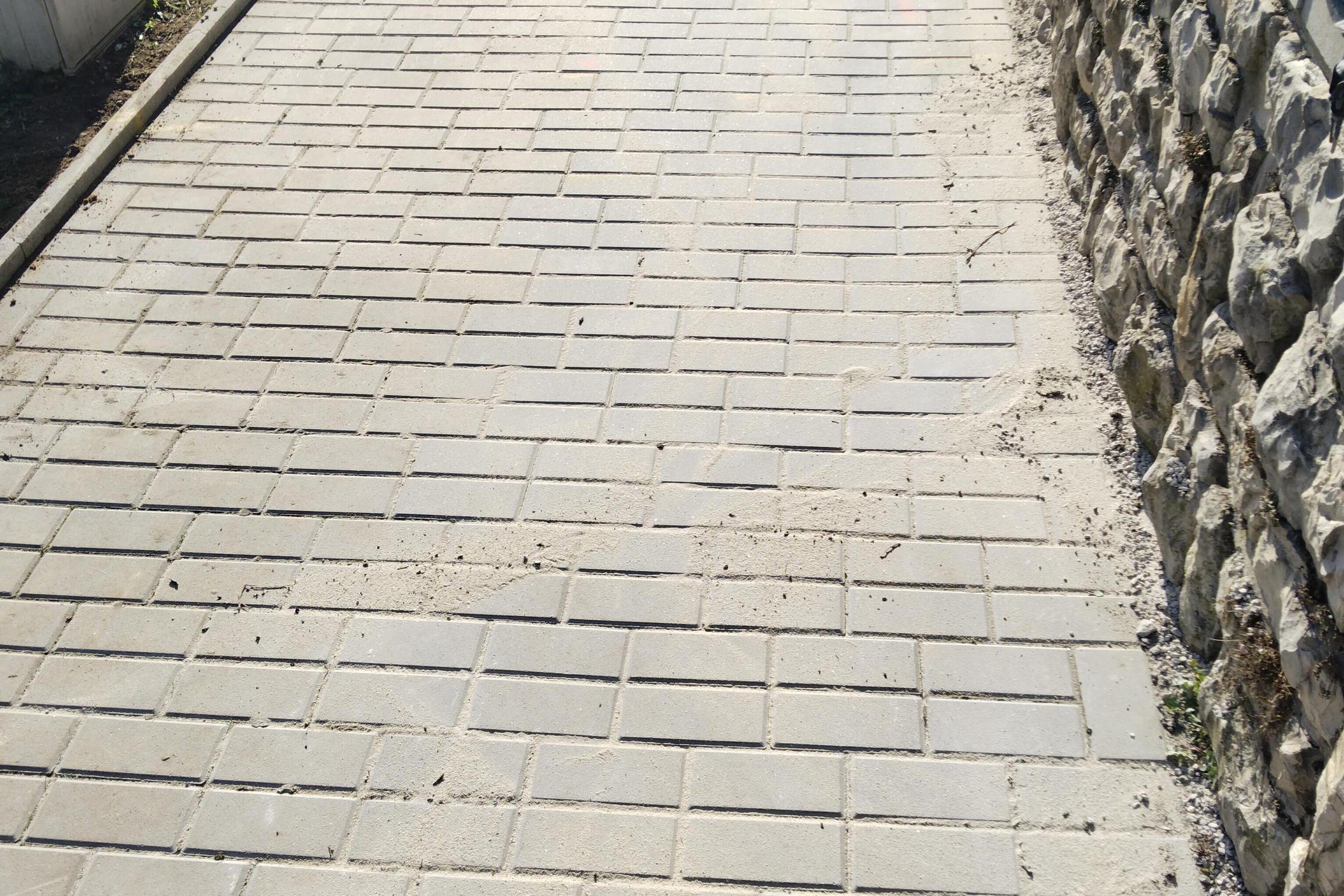 Práce všeho druhu  Patrik Langer