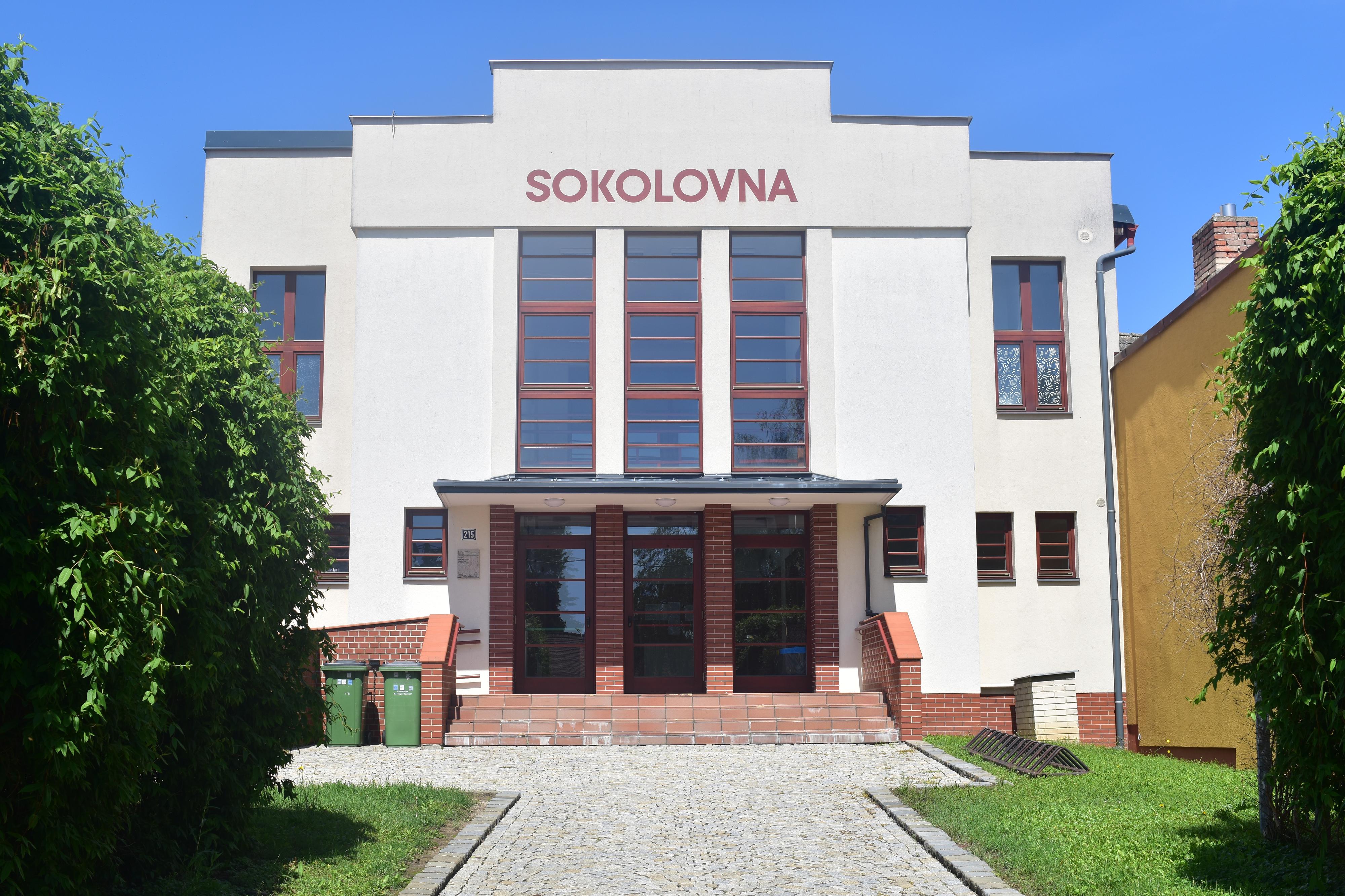 Sokolovna Hovorany foto 4