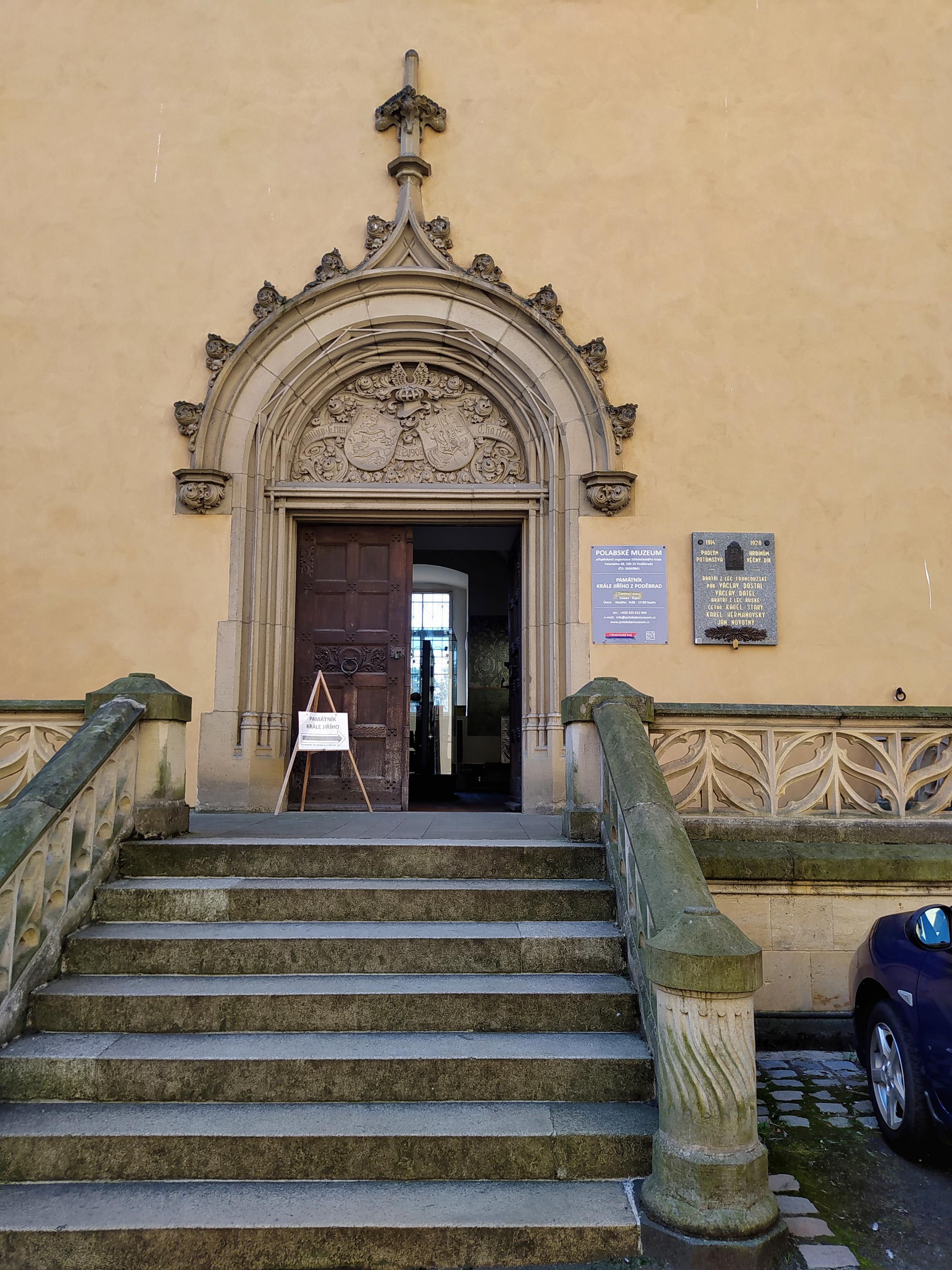 Památník krále Jiřího z Poděbrad foto 6