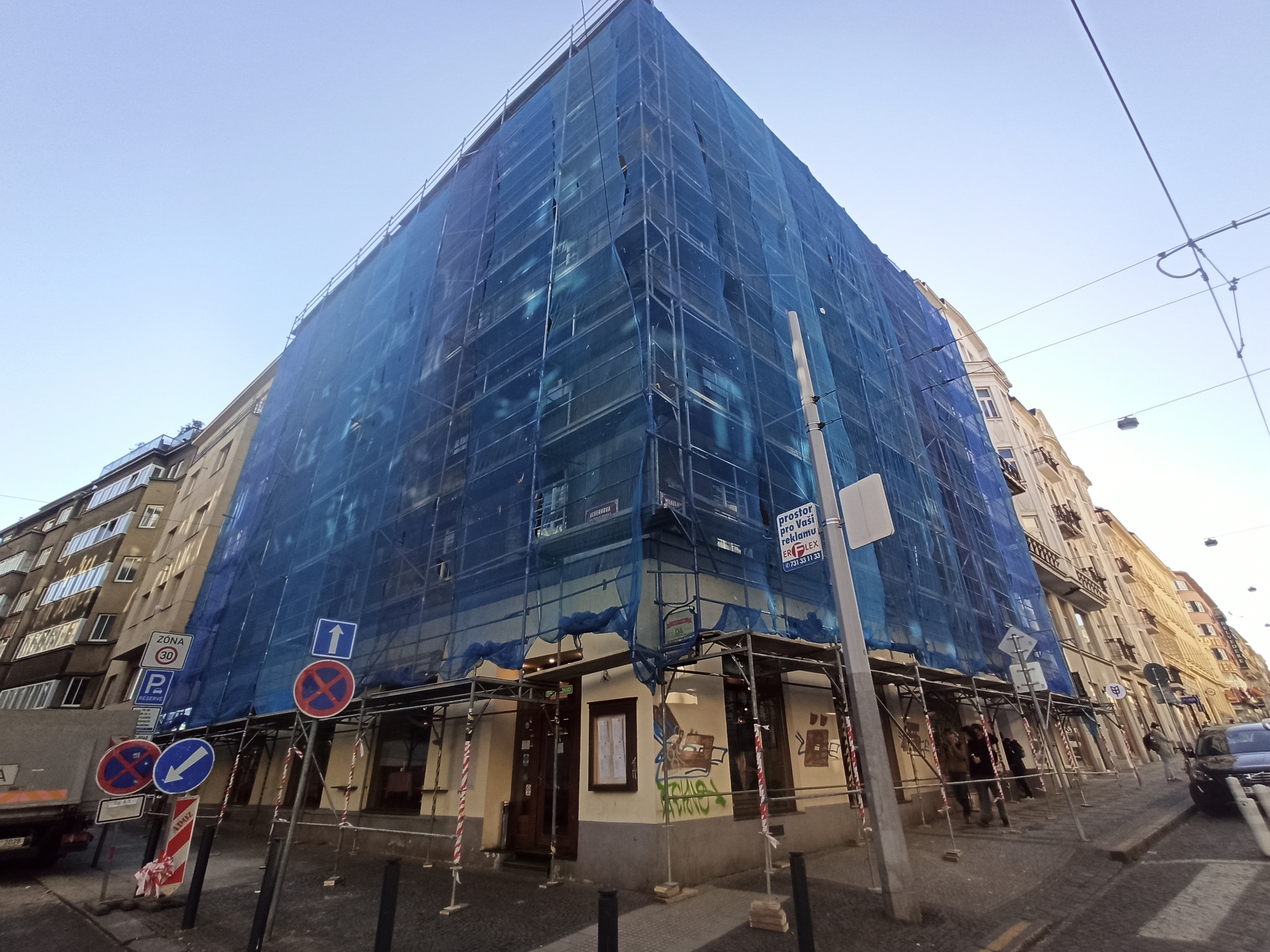 STAVEBNÍ VÝTAHY - půjčovna stavebních výtahů a lešení foto 3