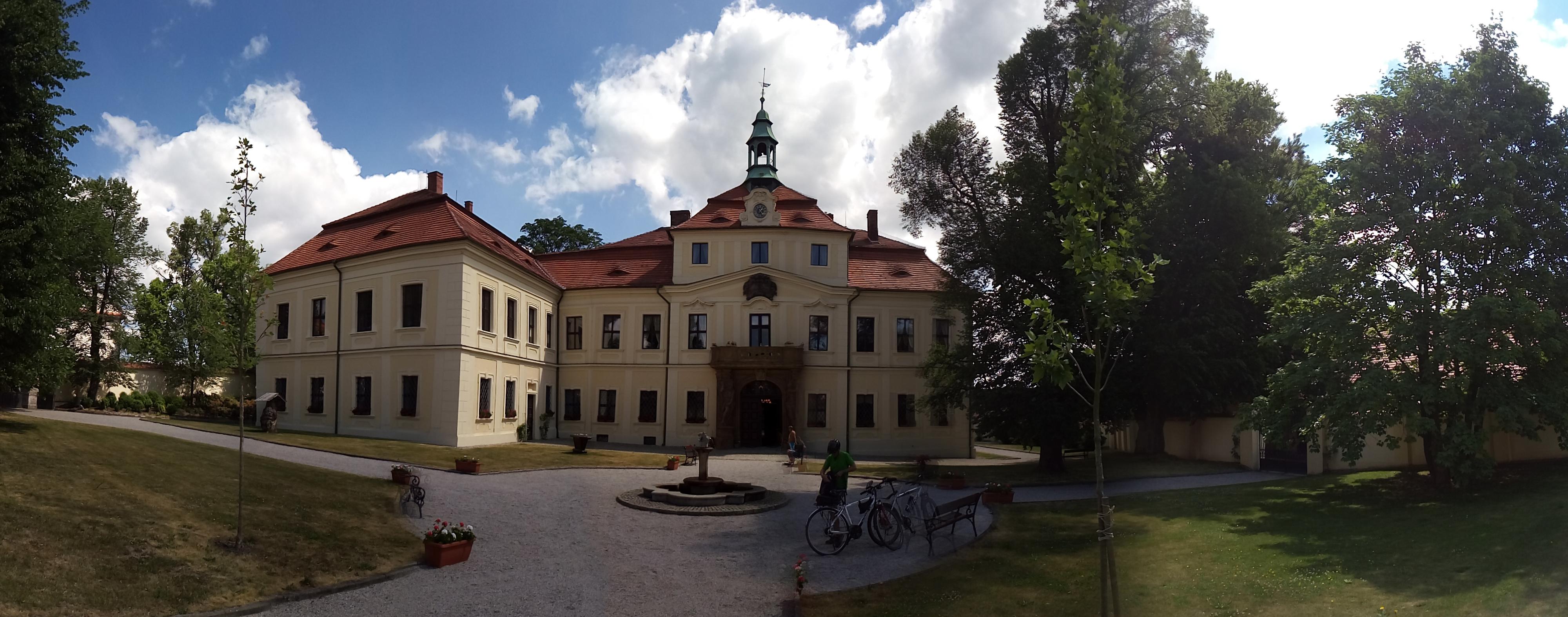 Zámek Mirošov foto 3