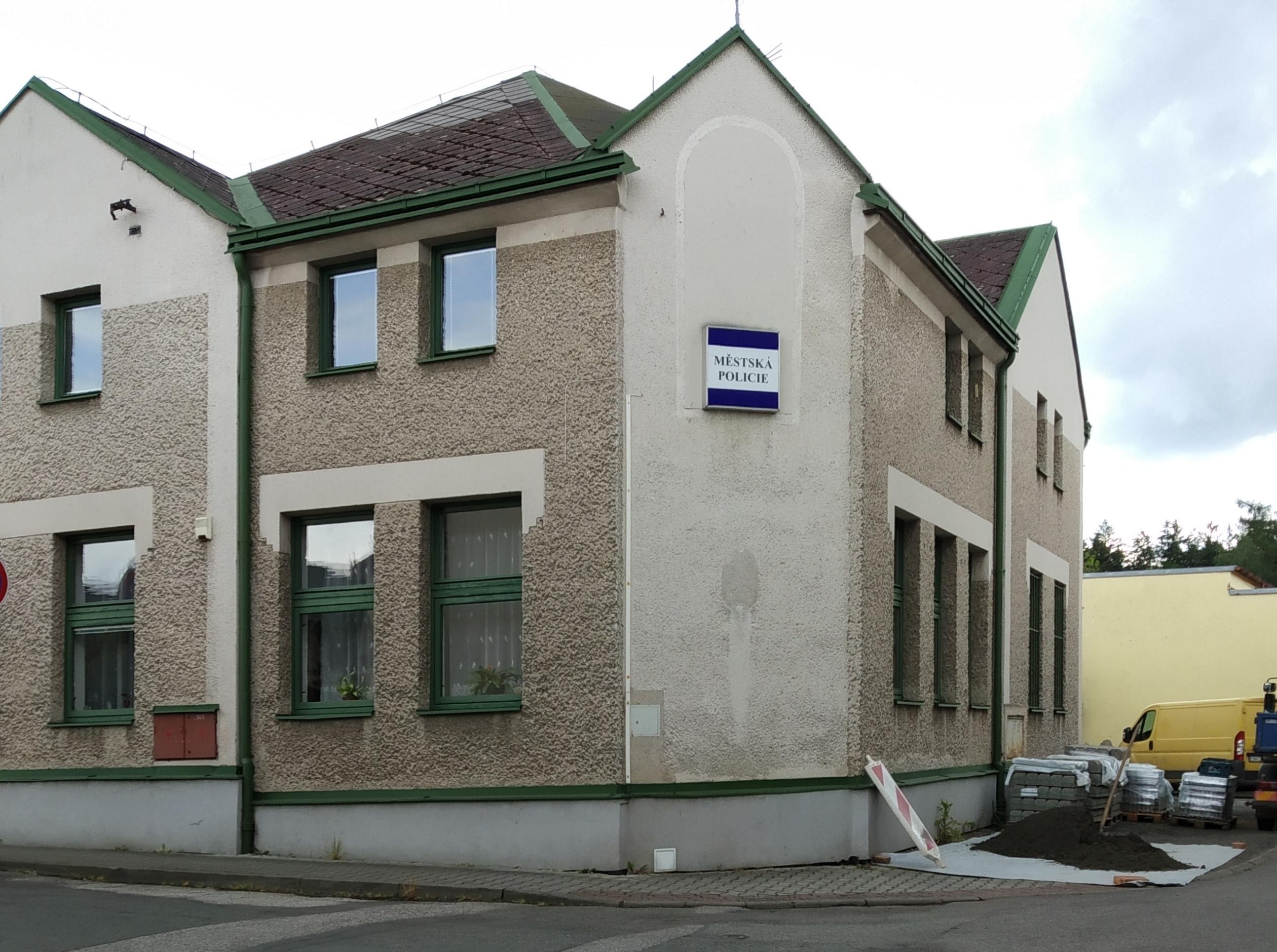 Městská policie Červený Kostelec foto 2