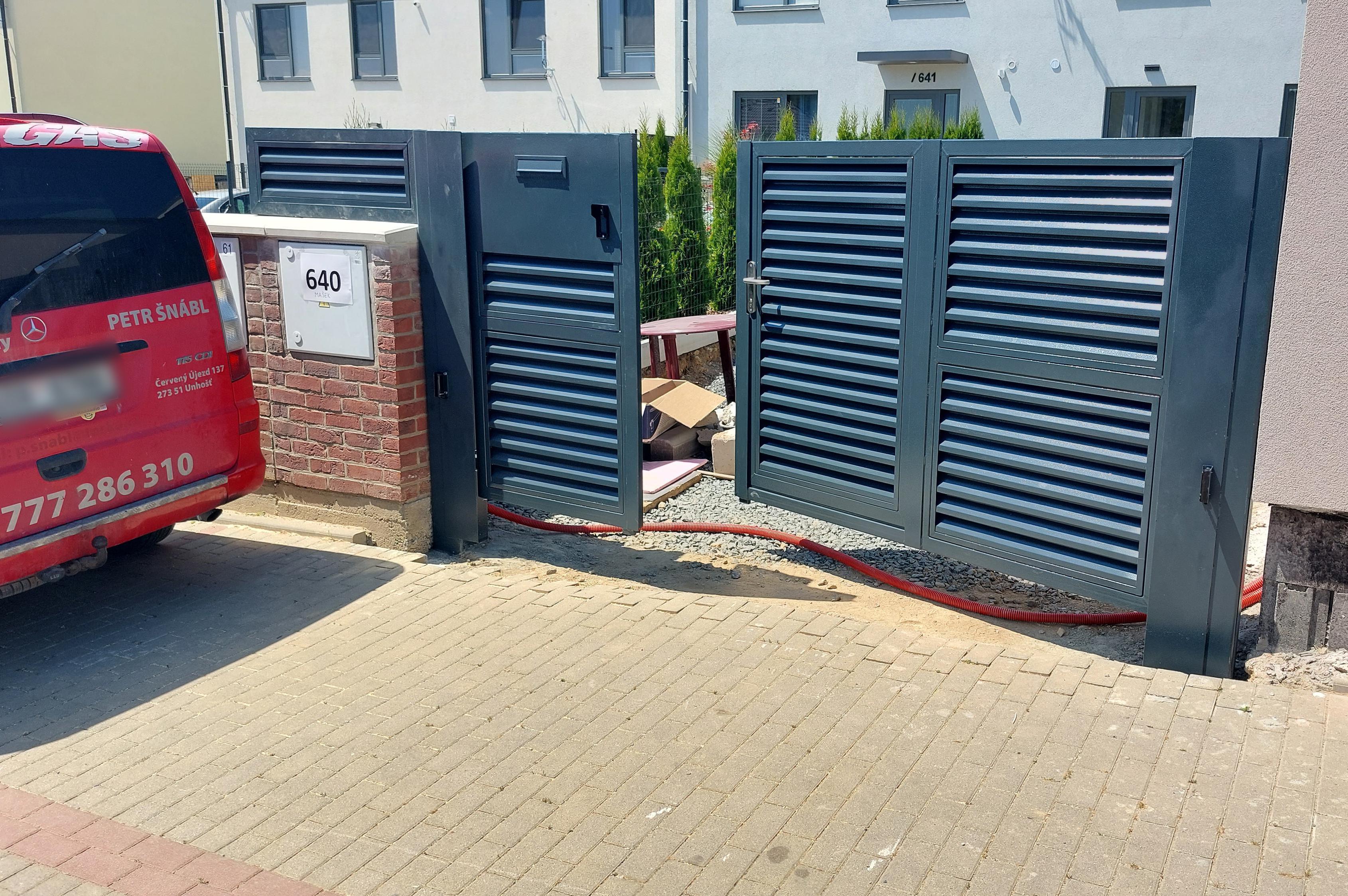 Vrata - Brány - Pohony  Petr Šnábl