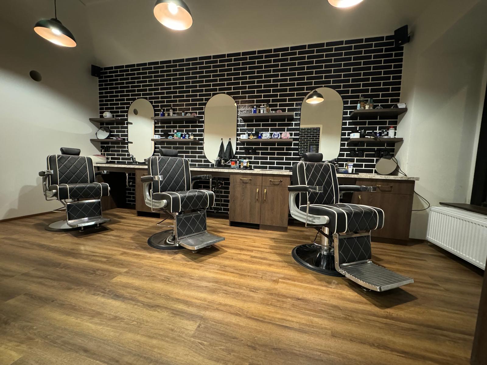 Earl’s Barbershop foto 2