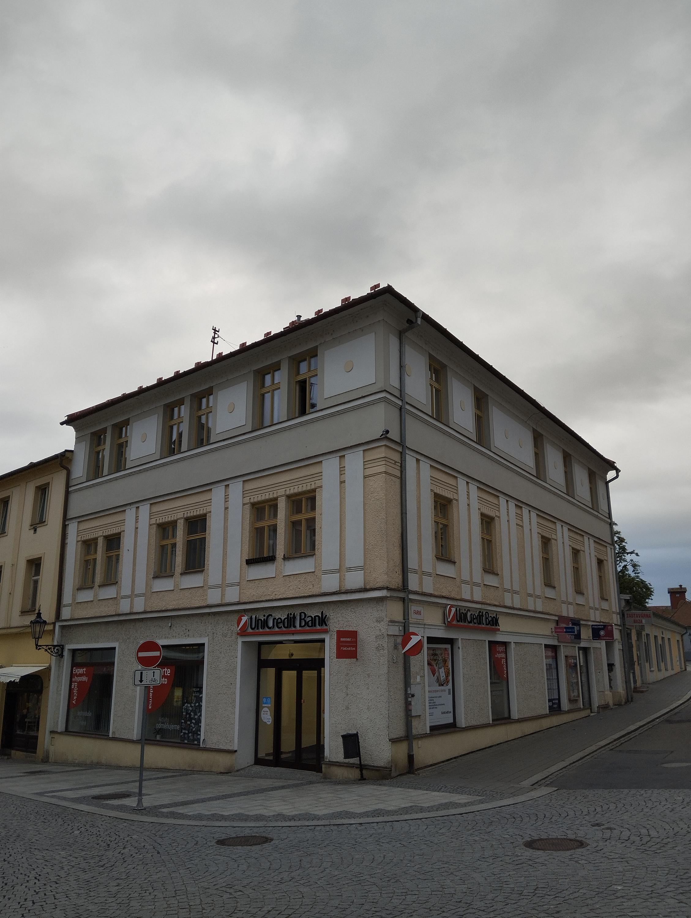 UniCredit Bank Czech Republic and Slovakia, a.s. foto 4