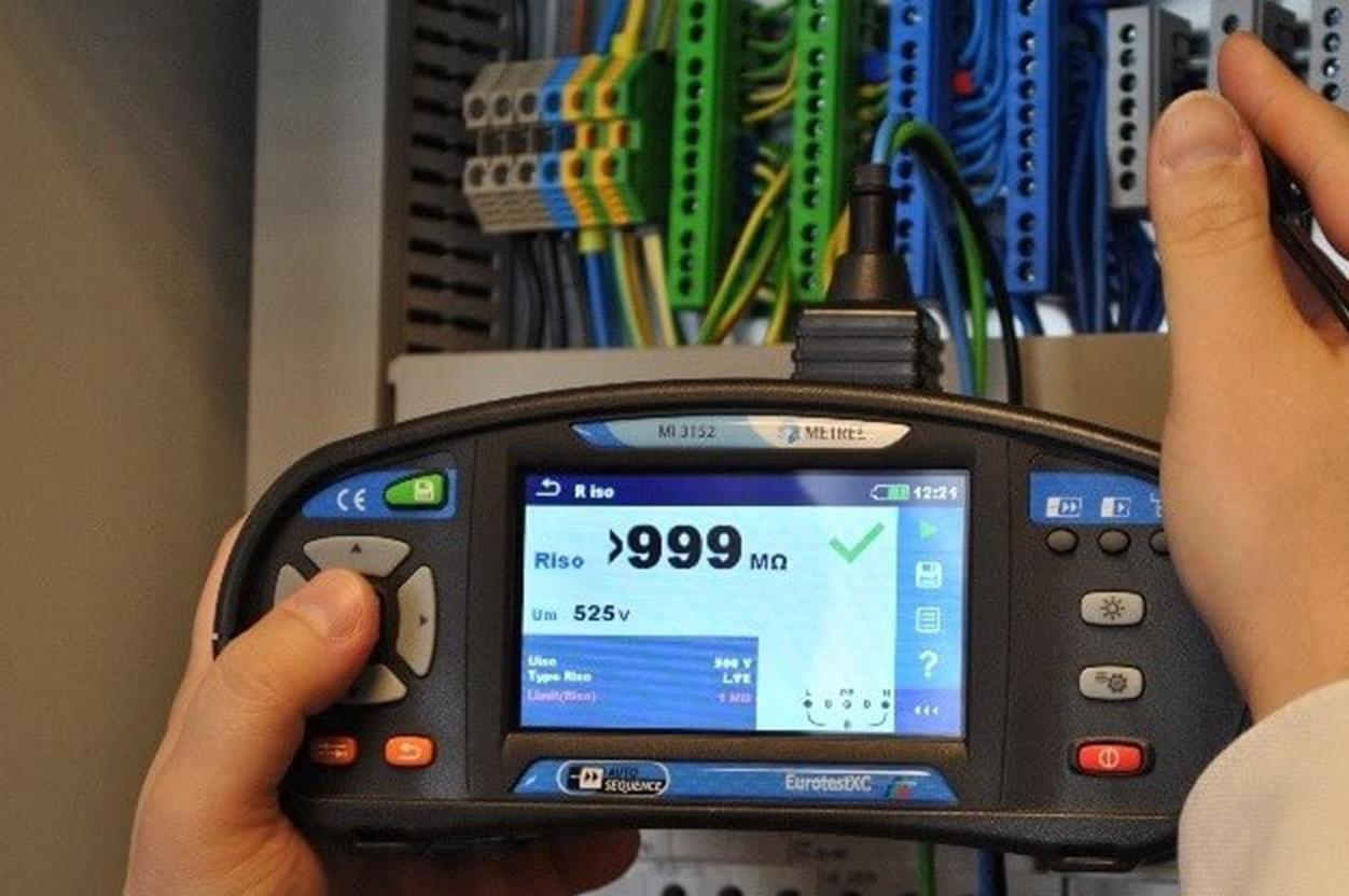 Elektroinstalace a revize elektro - Etlík Miloš