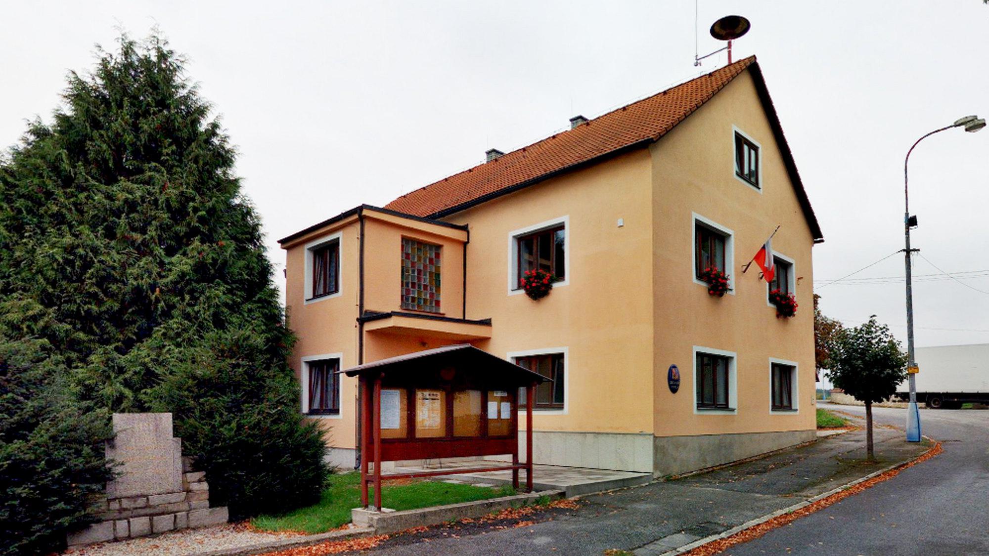 Popelín - obecní úřad