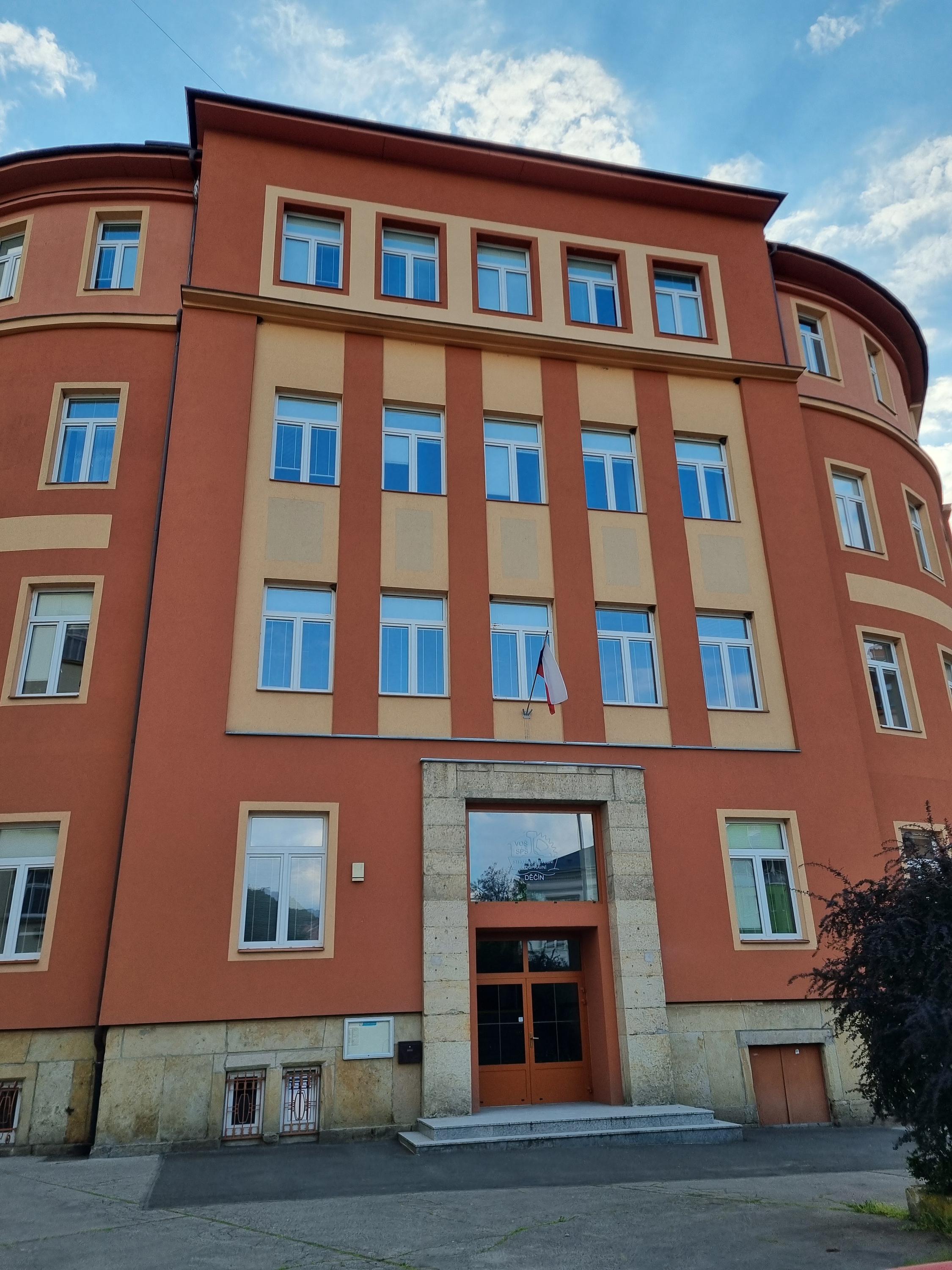 Vyšší odborná škola a Střední průmyslová škola strojní, stavební a dopravní, Děčín foto 3