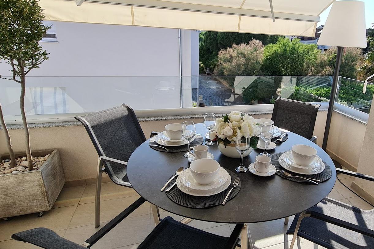 Zahradní lampy pro pohodu venku. Rádi poradíme.