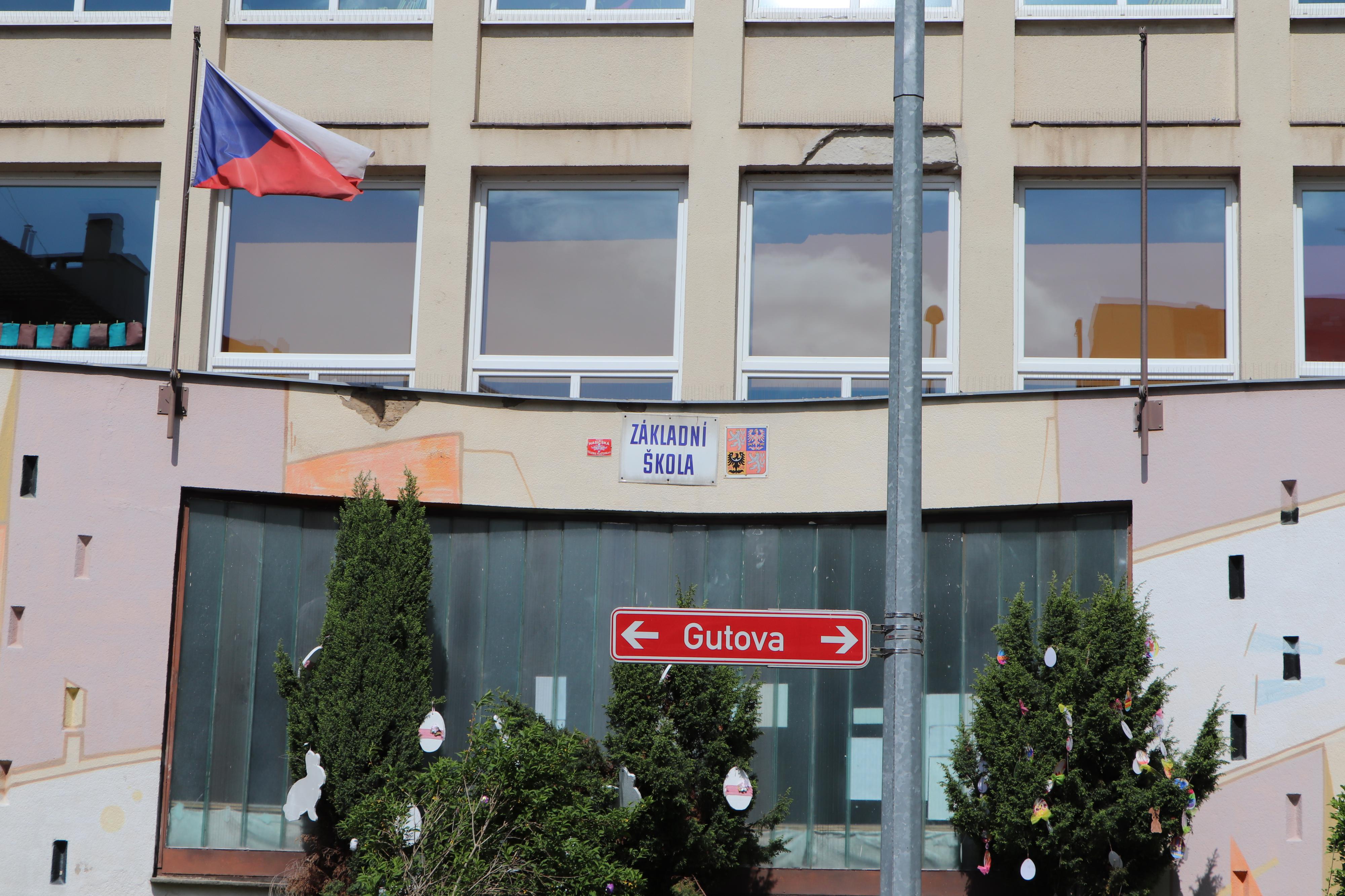 ZŠ Praha 10, Gutova foto 2
