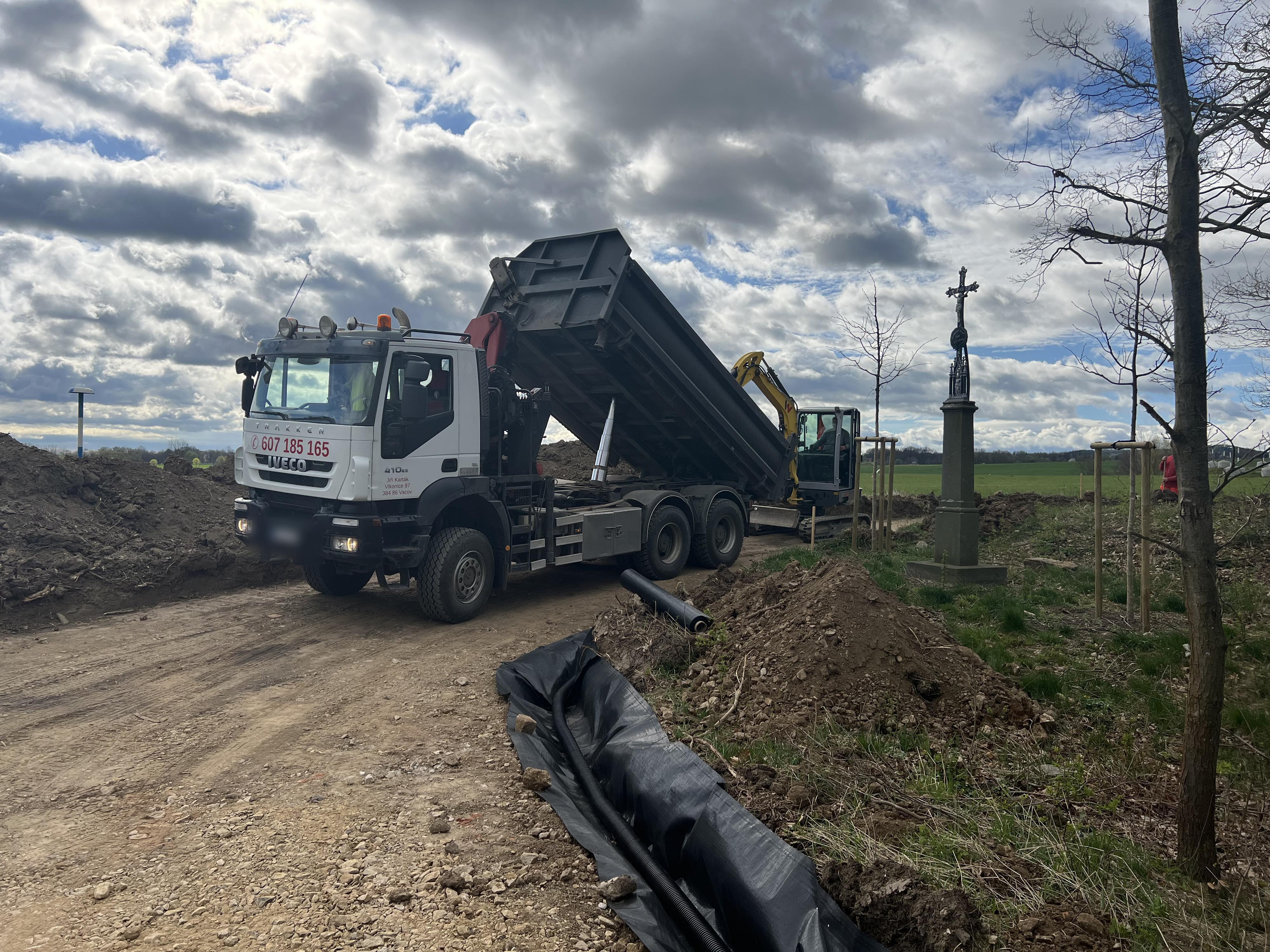 Jiří Karták - doprava a zemní práce, odtahová služba foto 4