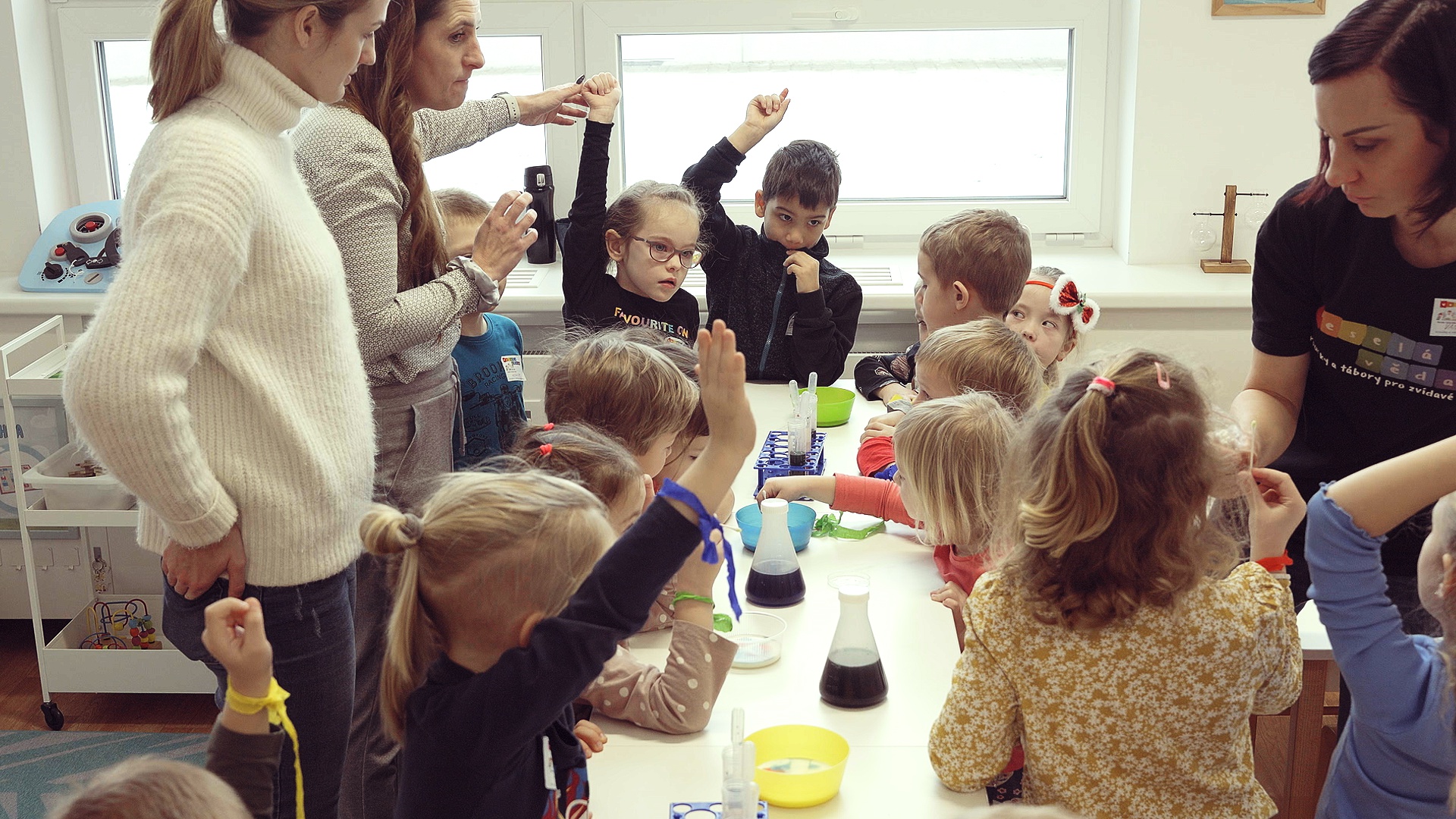 Veselá věda kroužky a tábory z. ú. foto 4