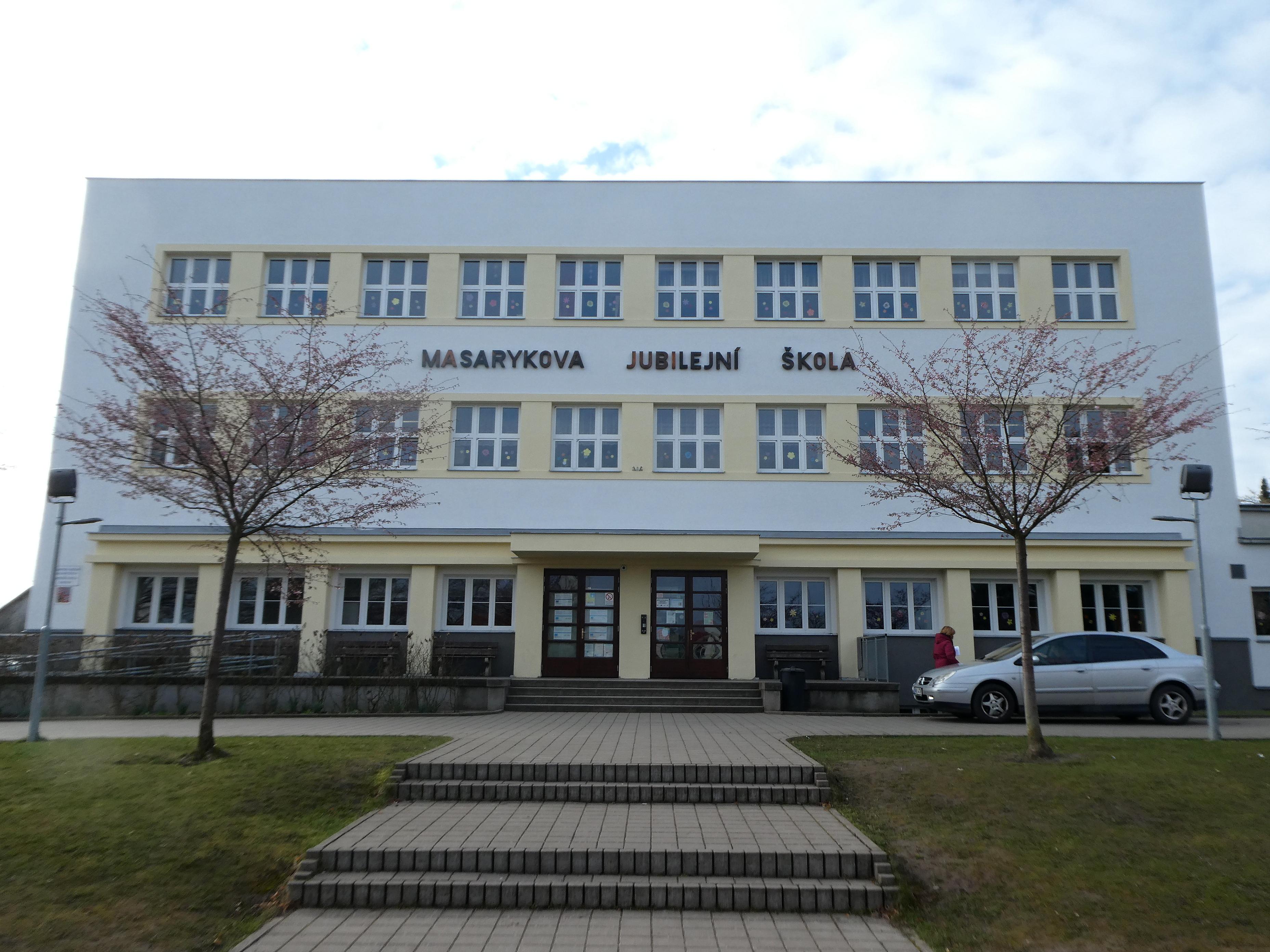 Masarykova jubilejní ZŠ a MŠ Černilov foto 3