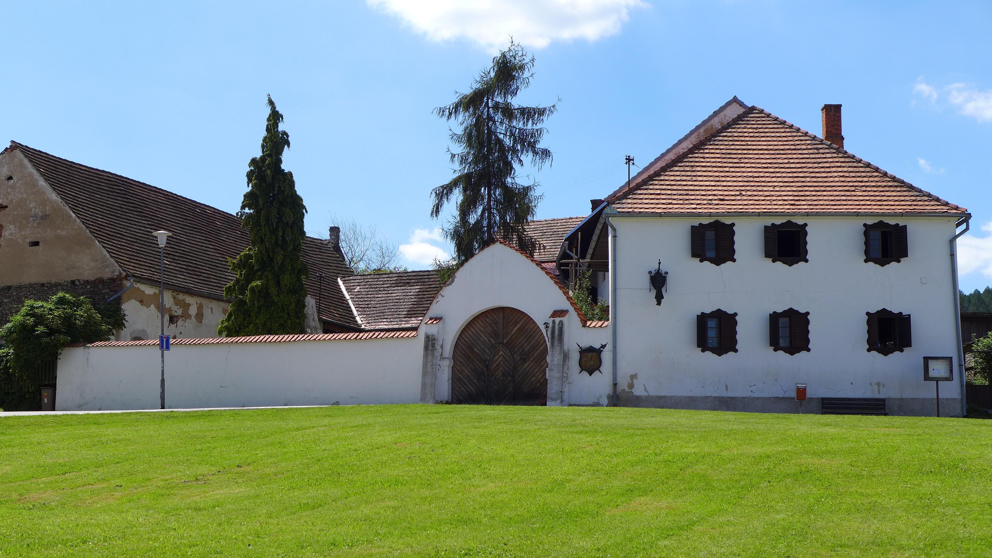 Dobčická tvrz 1945 foto 2