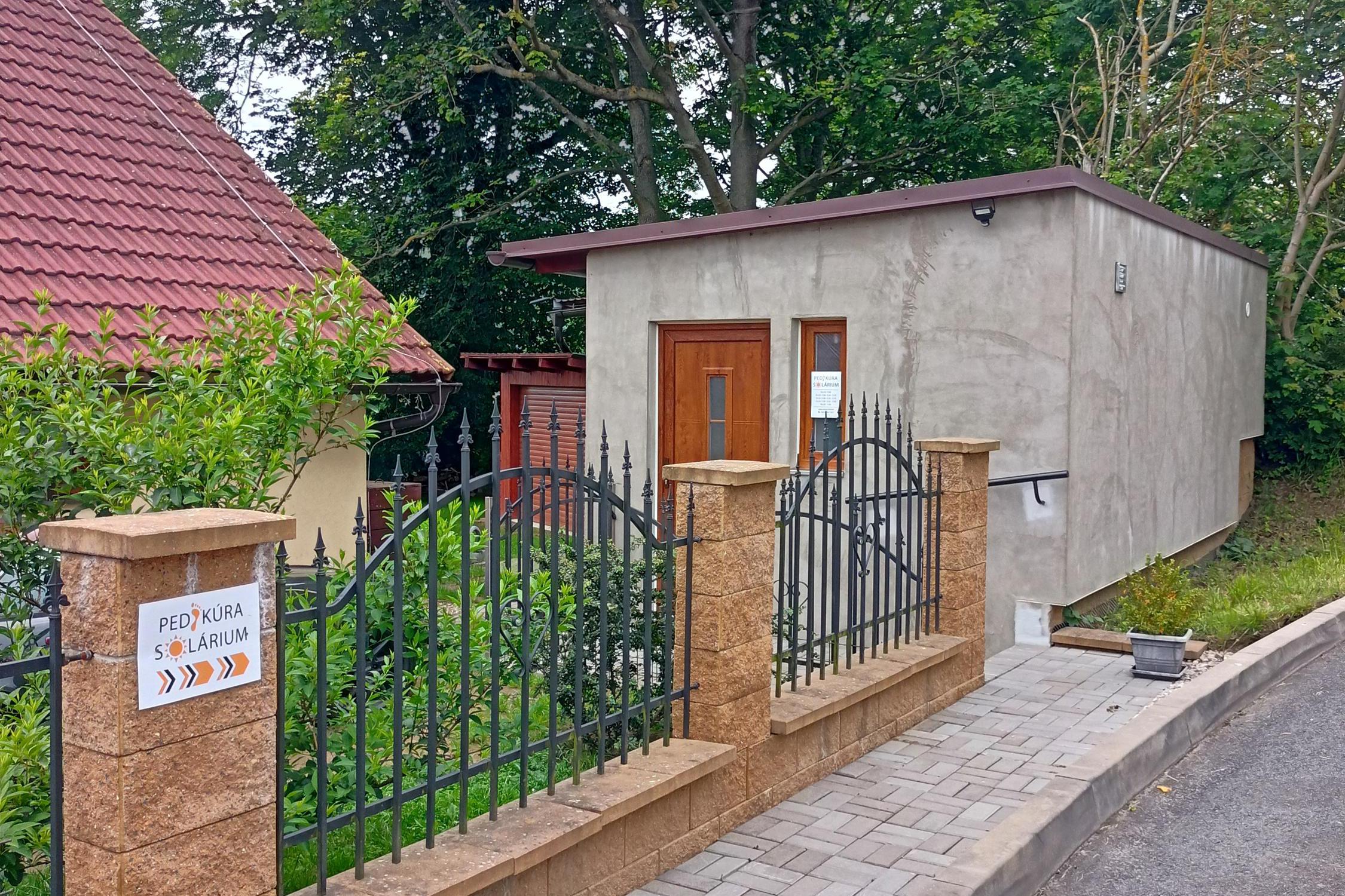 Pedikúra a solárium Jana Augustinová