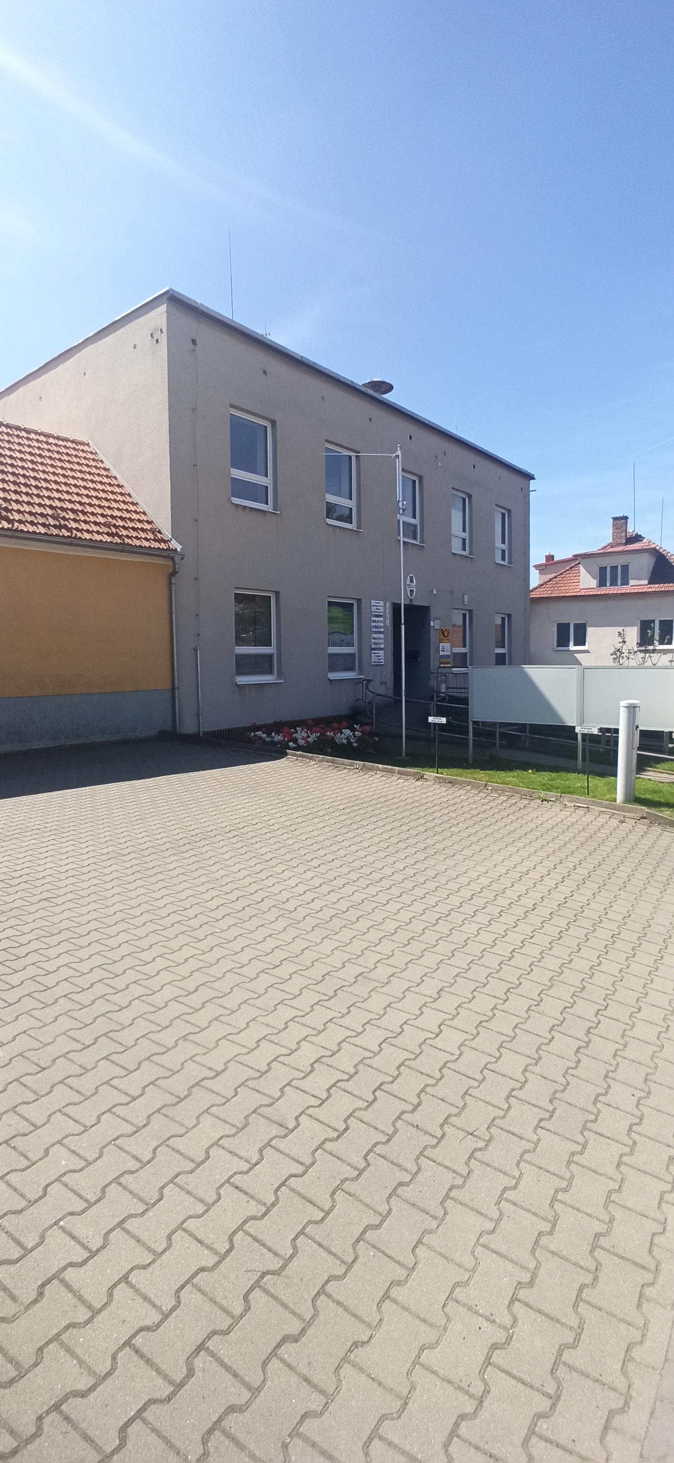 Archlebov - obecní úřad foto 2