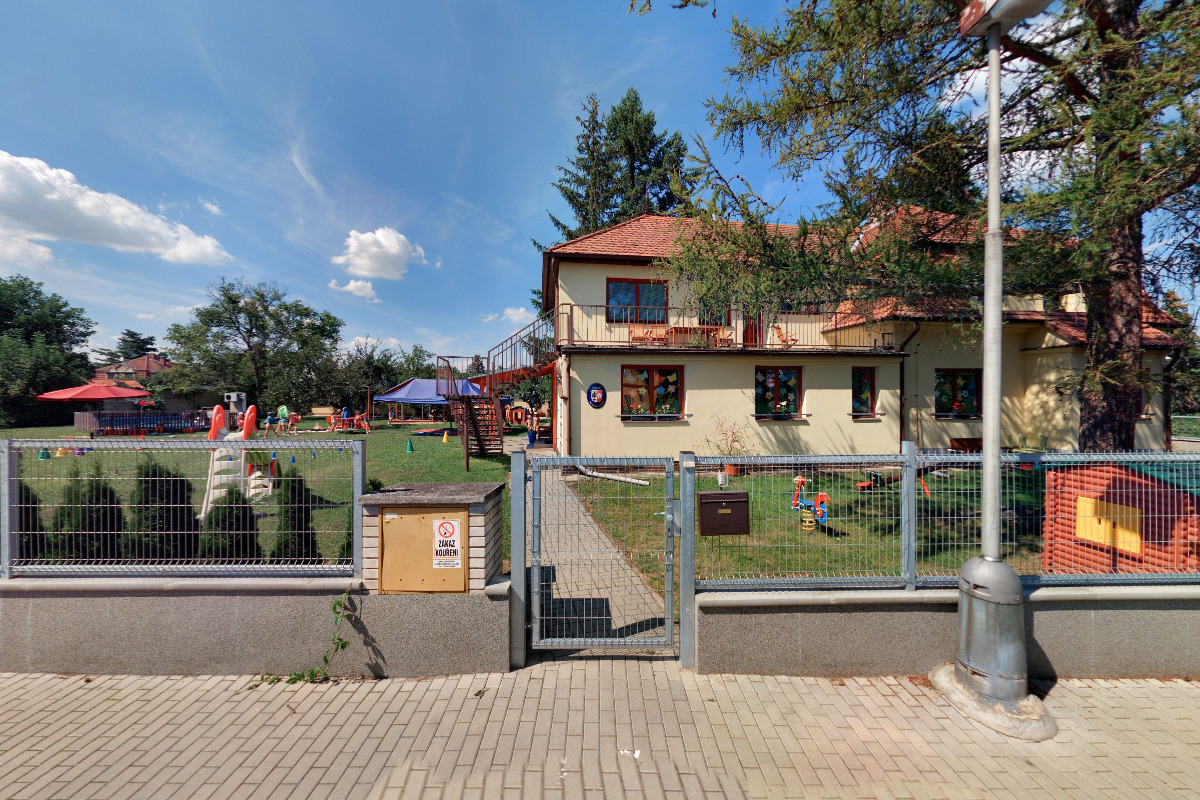 MŠ Roztoky, Spěšného foto 1