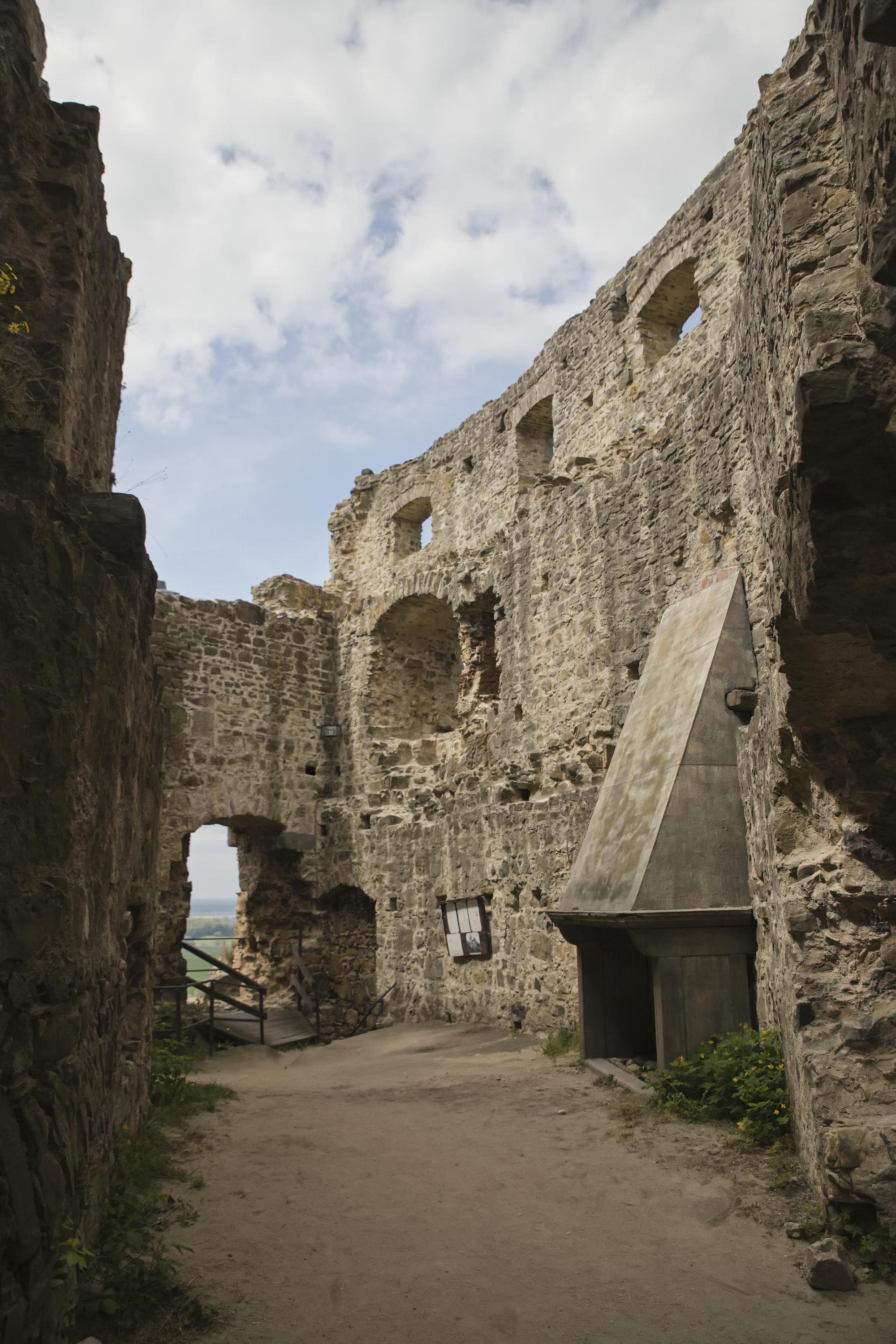 Zřícenina hradu Valečov foto 6