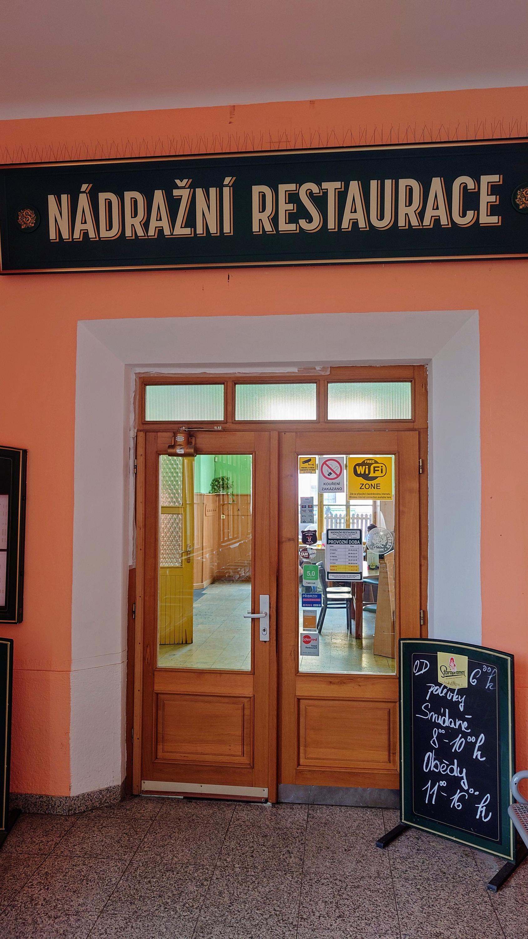 Nádražní restaurace Česká Třebová foto 2