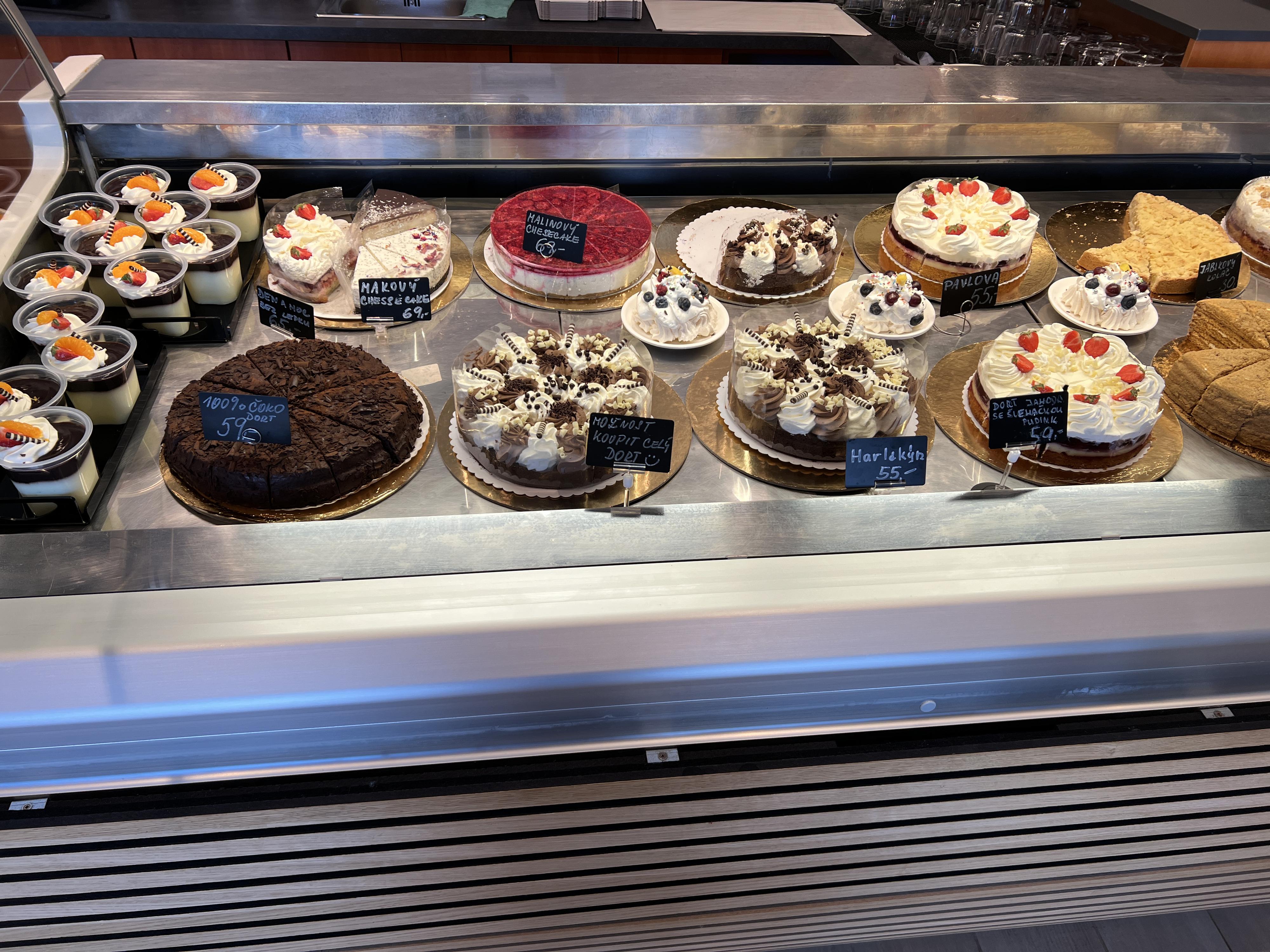 M&H coffee & bistro foto 5