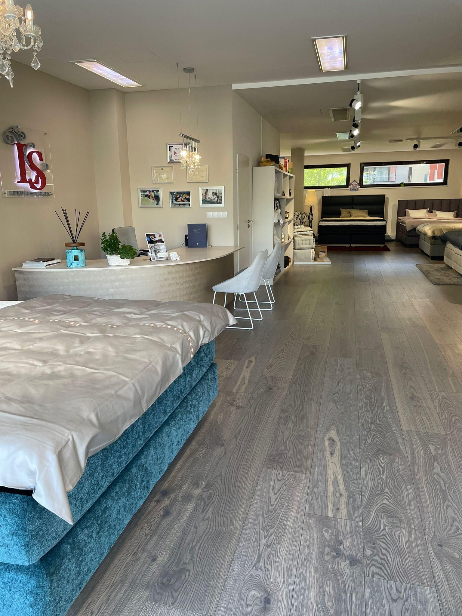 vvkLNs.jpeg?fl=res,2200,2200,1