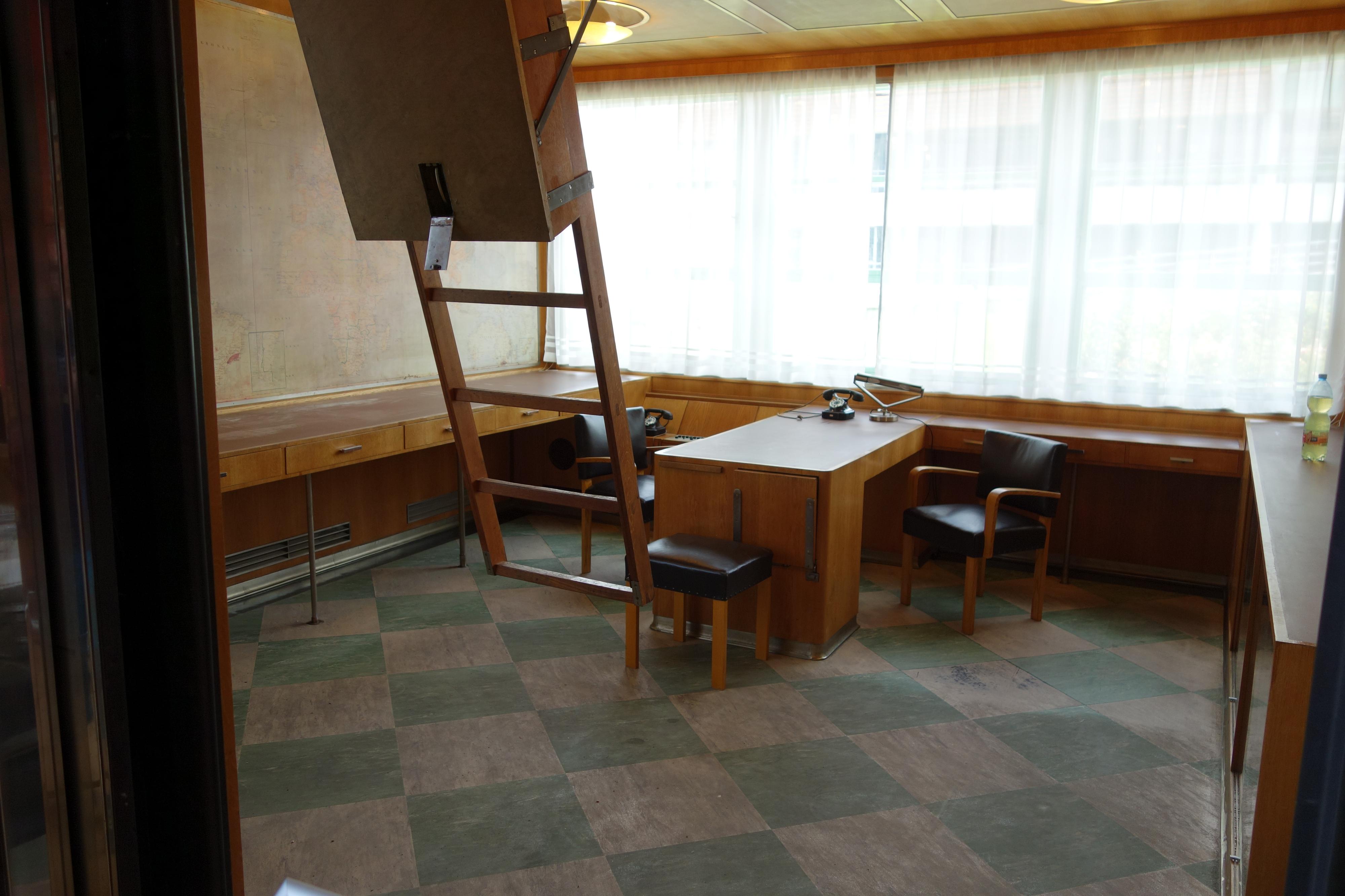 Pojízdná kancelář J. A. Bati ve výtahu 21. budovy