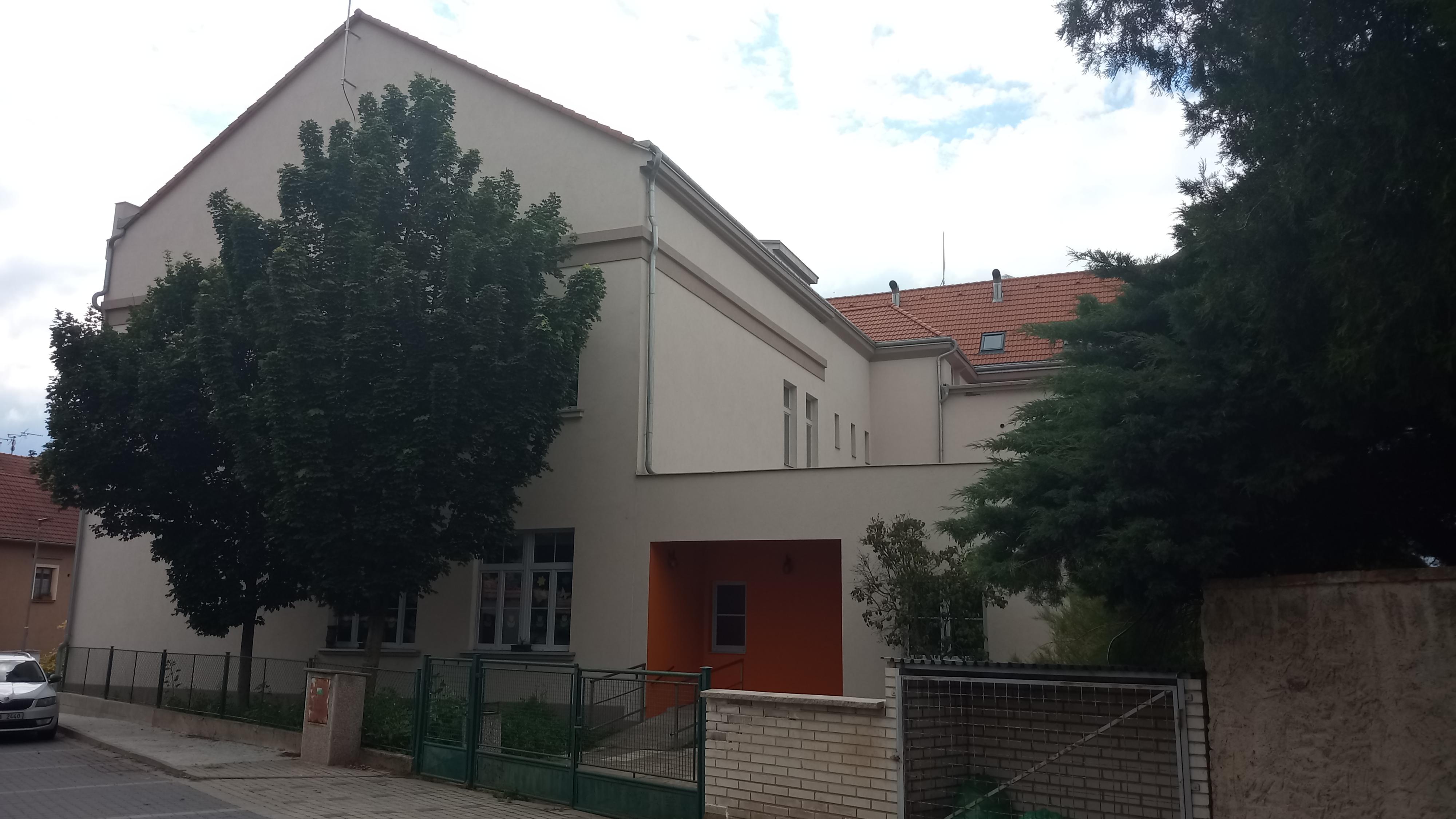 ZŠ a MŠ Brozany nad Ohří, Školní foto 3