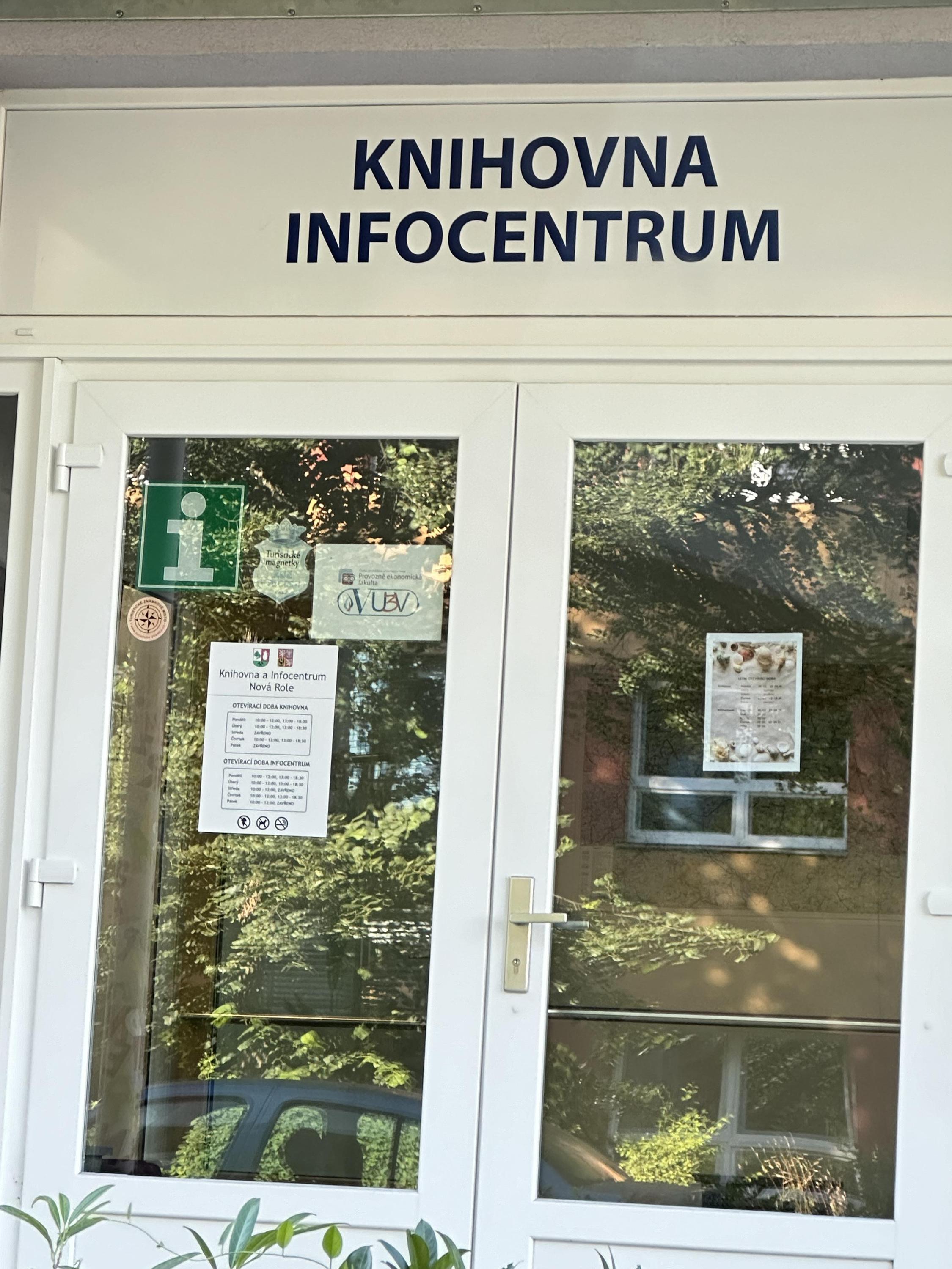 Městská knihovna a Infocentrum Nová Role foto 2