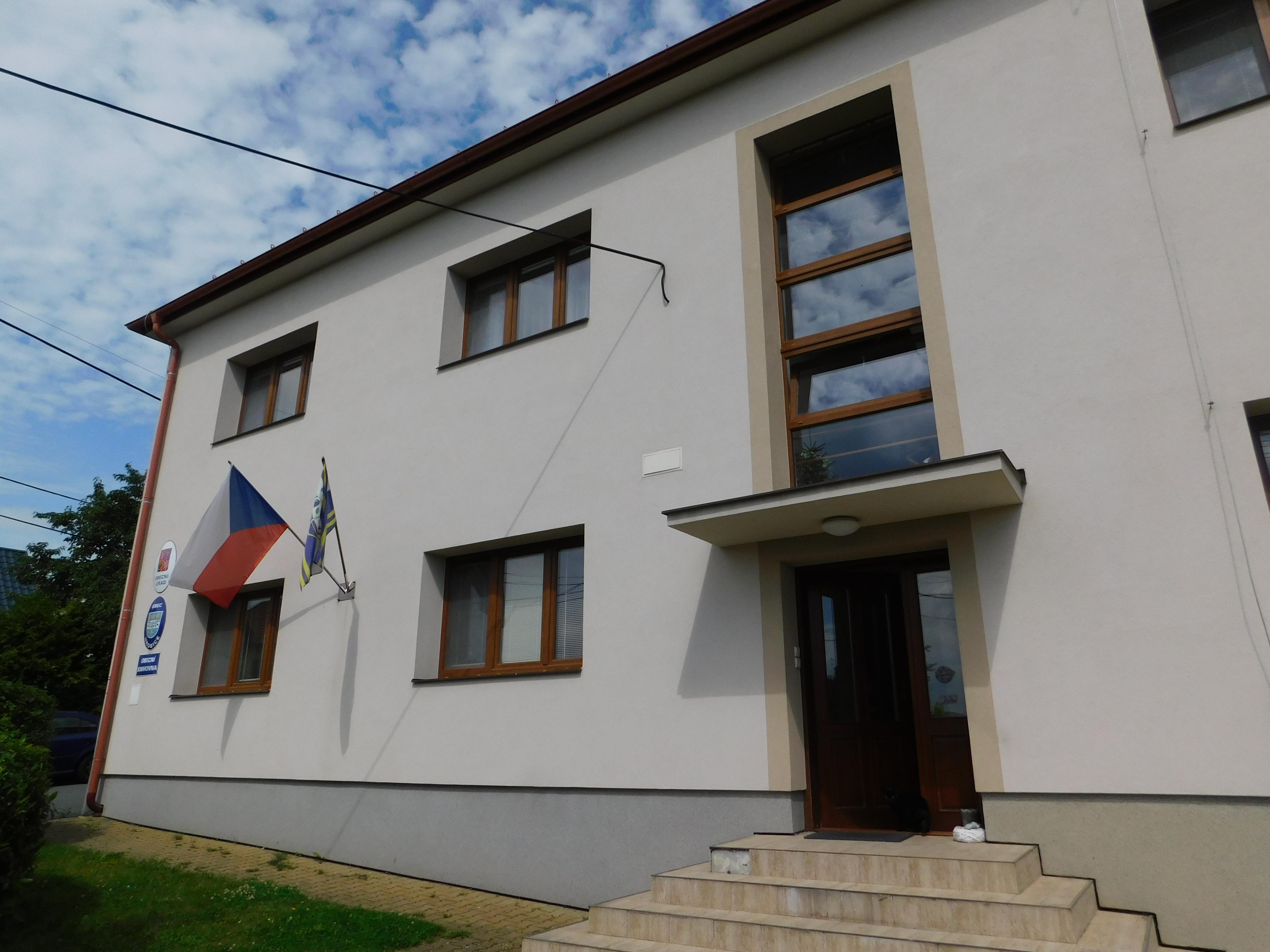 Hrobice - obecní úřad foto 2