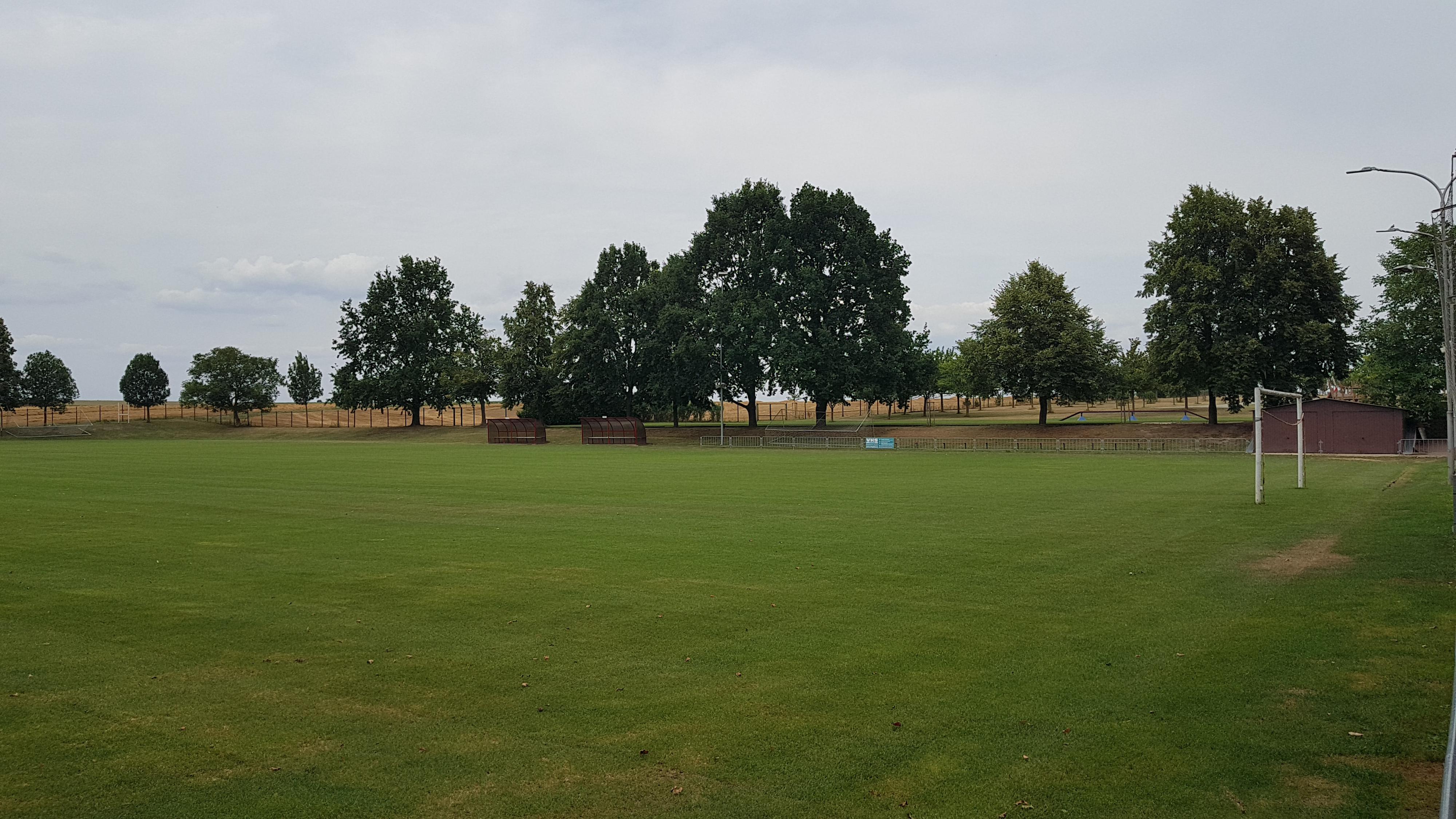 Sportovní areál - Obec Chvalovice foto 2