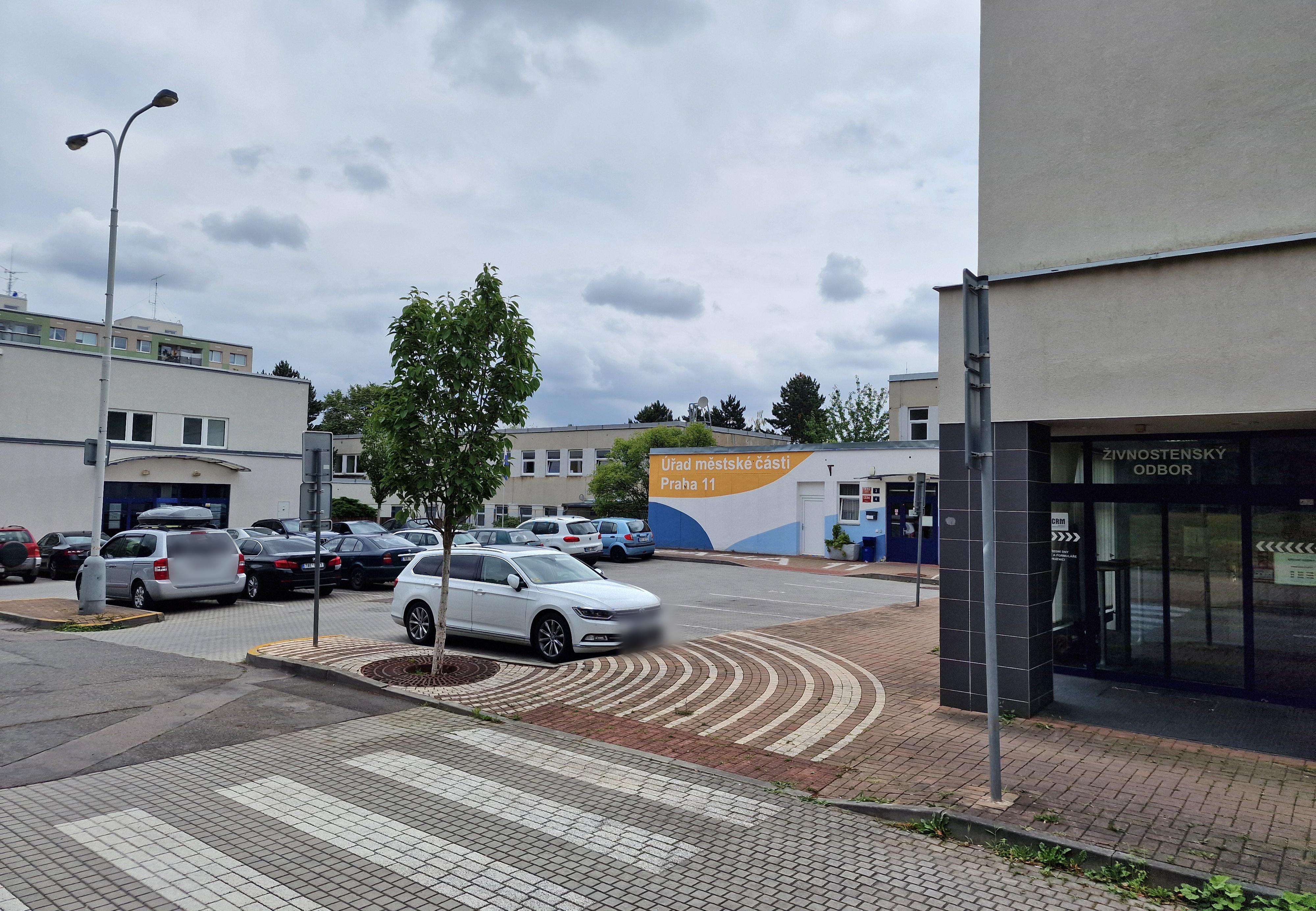 ÚMČ Praha 11 - Odbor živnostenský foto 2
