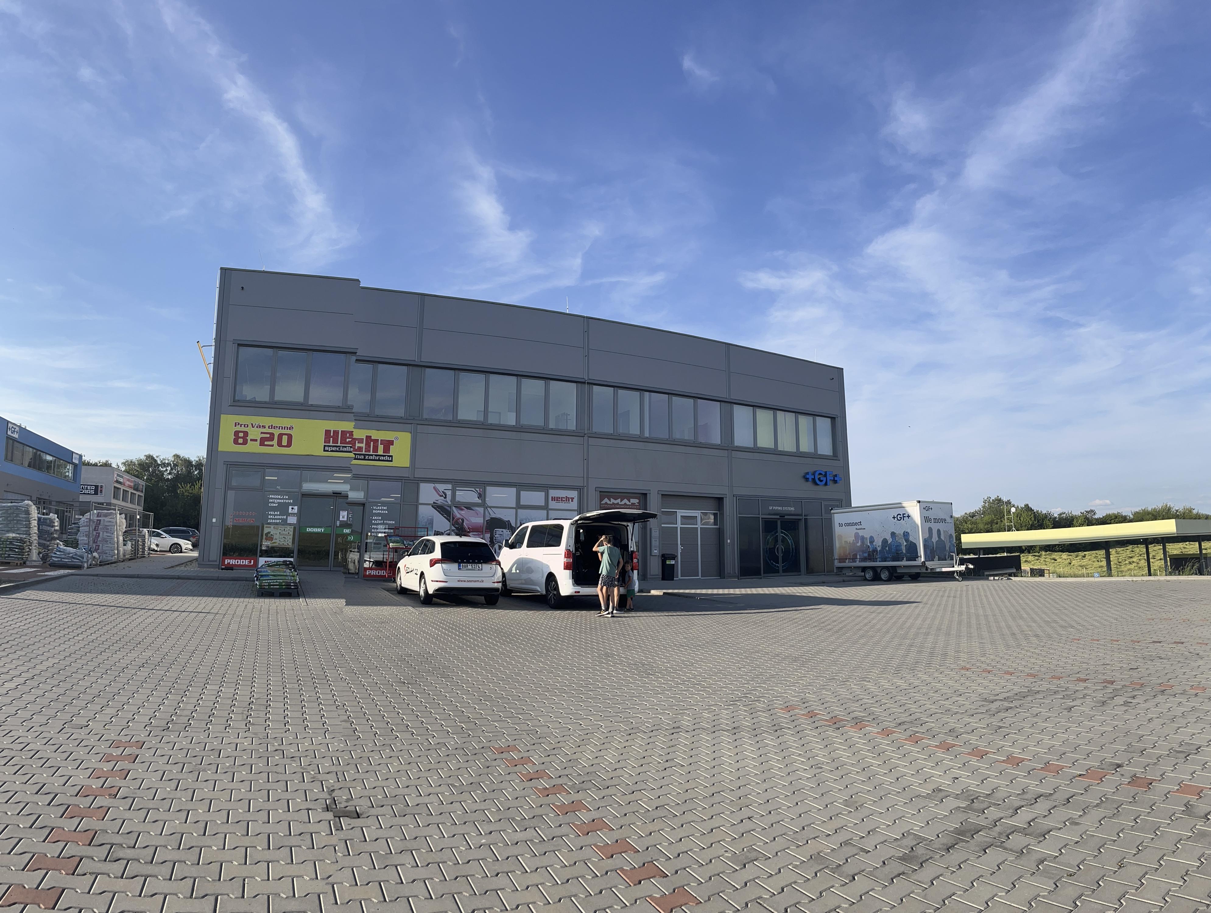 HECHT - specialista na zahradu foto 6