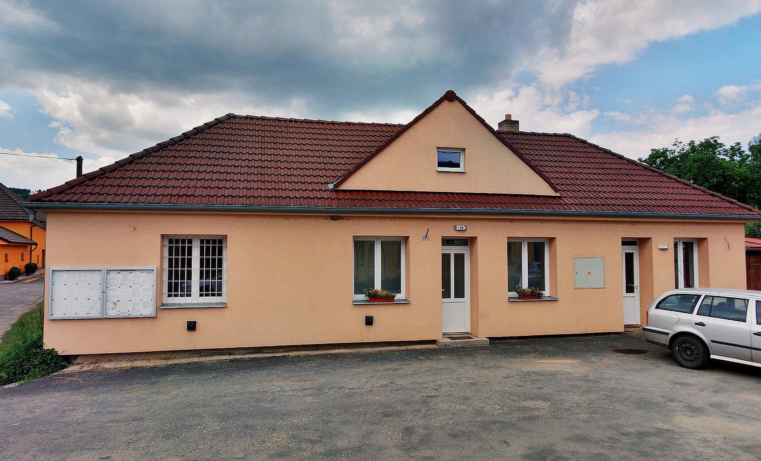 Pokojovice - obecní úřad foto 1